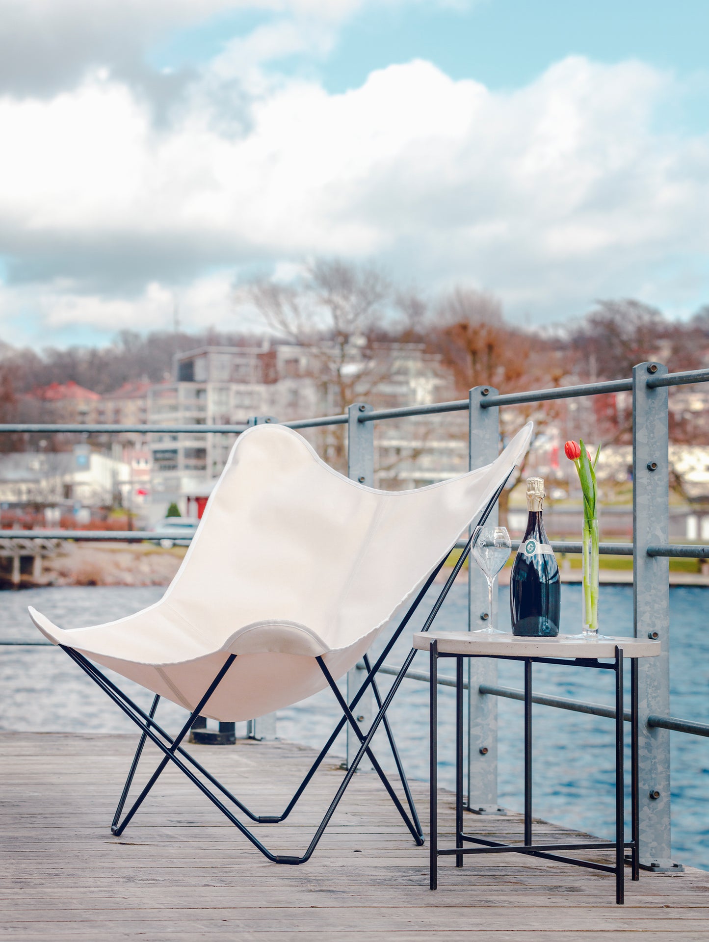 Sunshine Mariposa Butterfly Chair by Cuero - Zinc Coated Black Steel Frame / Natural Cover