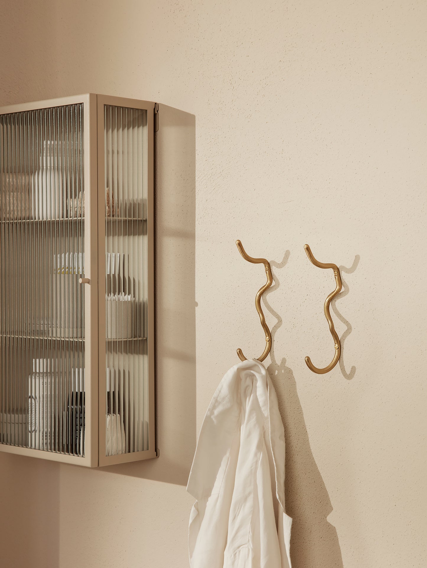 Haze Wall Cabinet - Cashmere / Reeded Glass