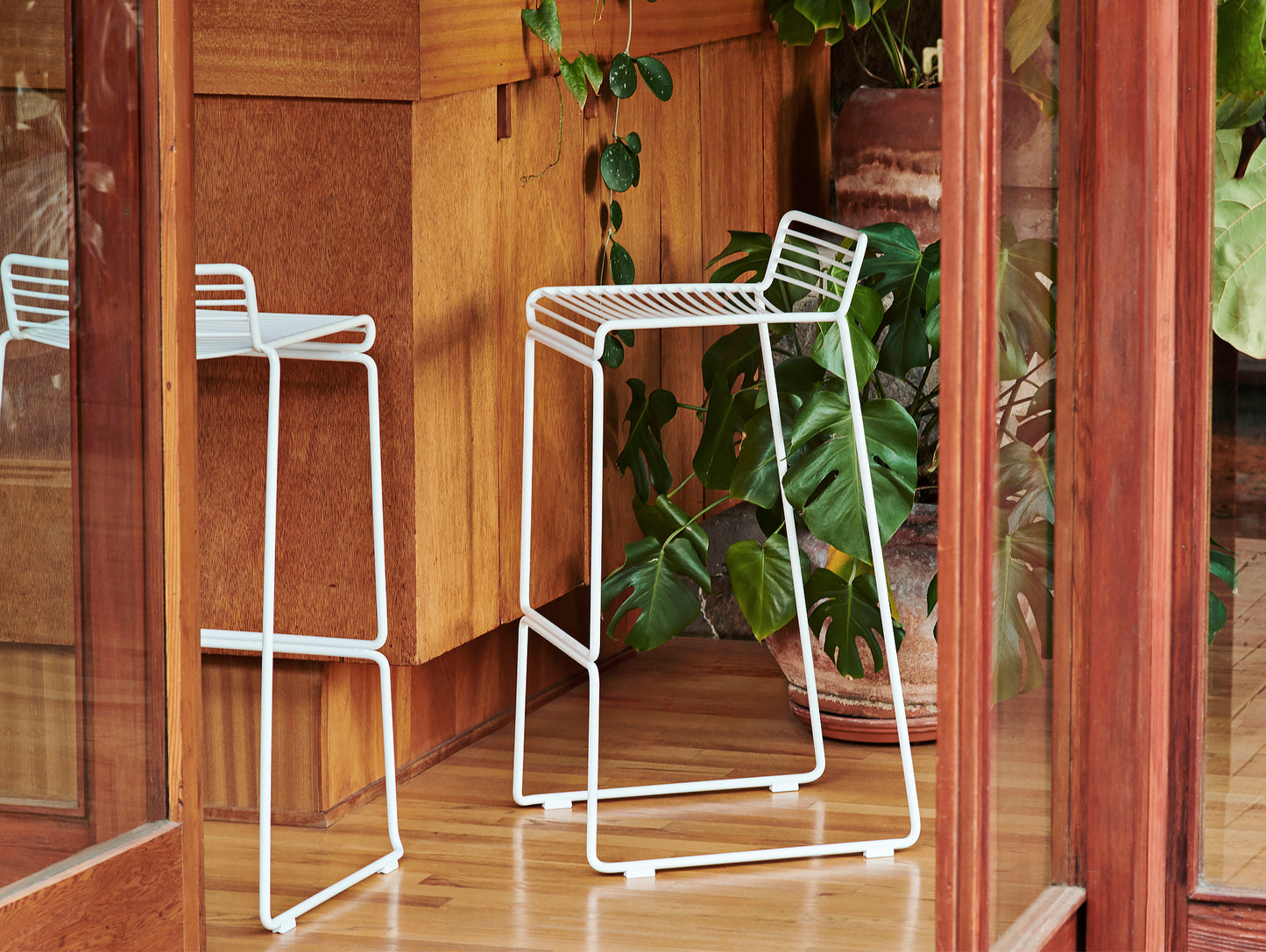 Hee Bar Stools - White