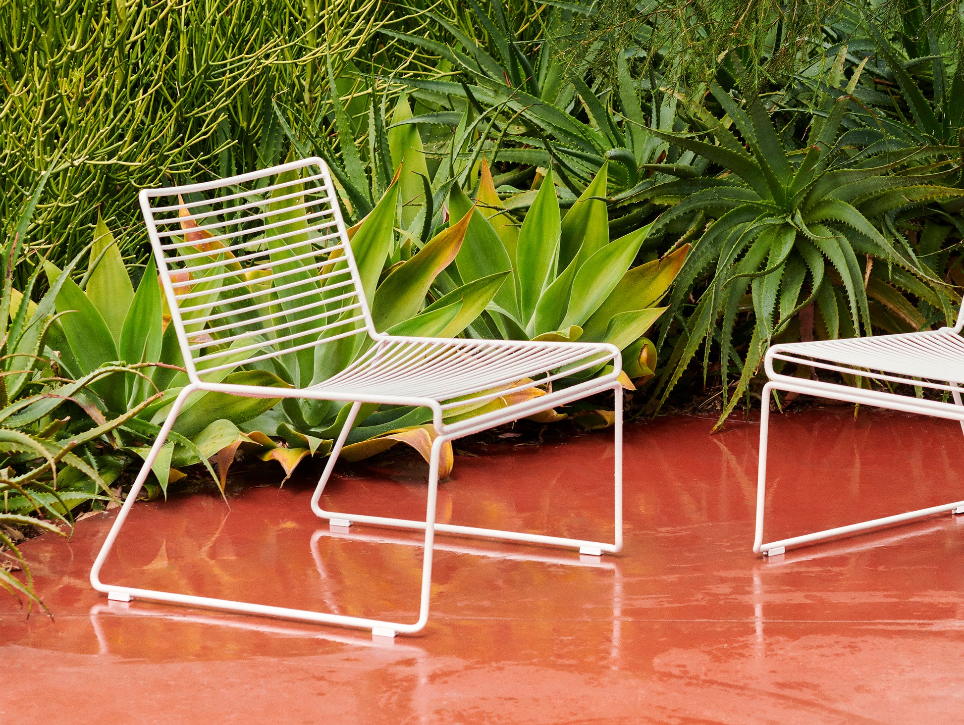 Hee Lounge Chair - White