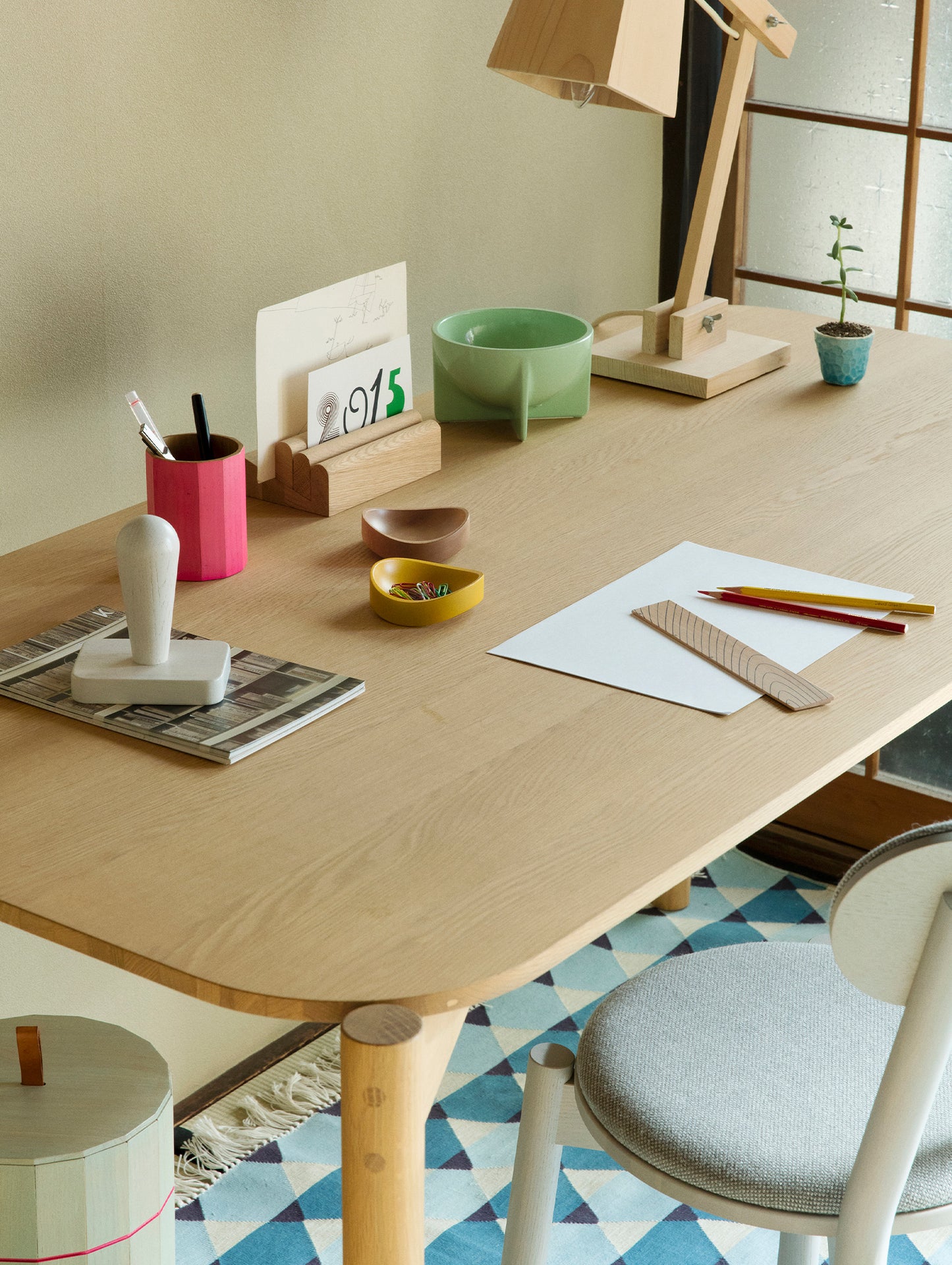 Castor Table by Karimoku New Standard