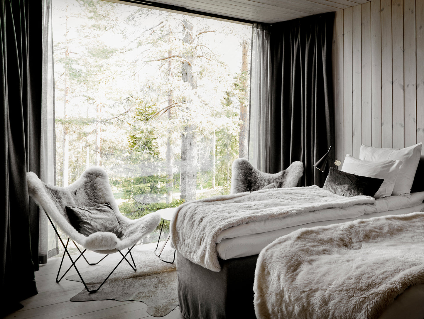 Mariposa Butterfly Sheepskin Chair by Cuero - Black Powder Coated Steel Frame / Shorn Grey