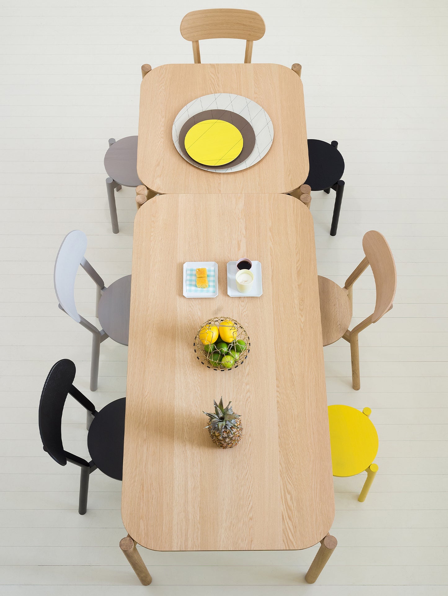 Castor Table by Karimoku New Standard