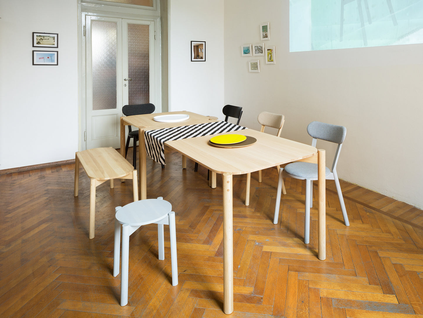 Castor Table by Karimoku New Standard