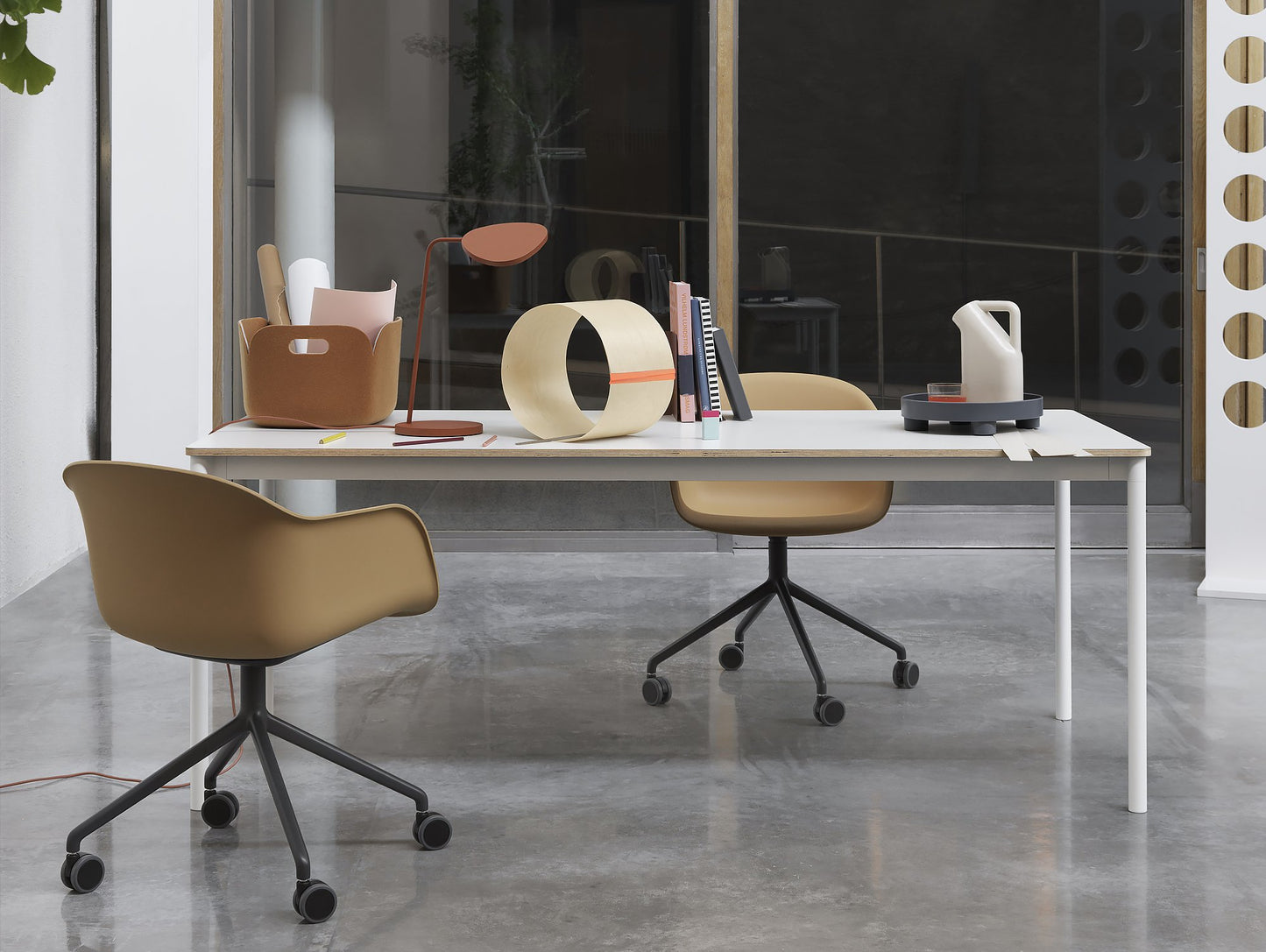 Copper Brown Leaf Table Lamp by Muuto