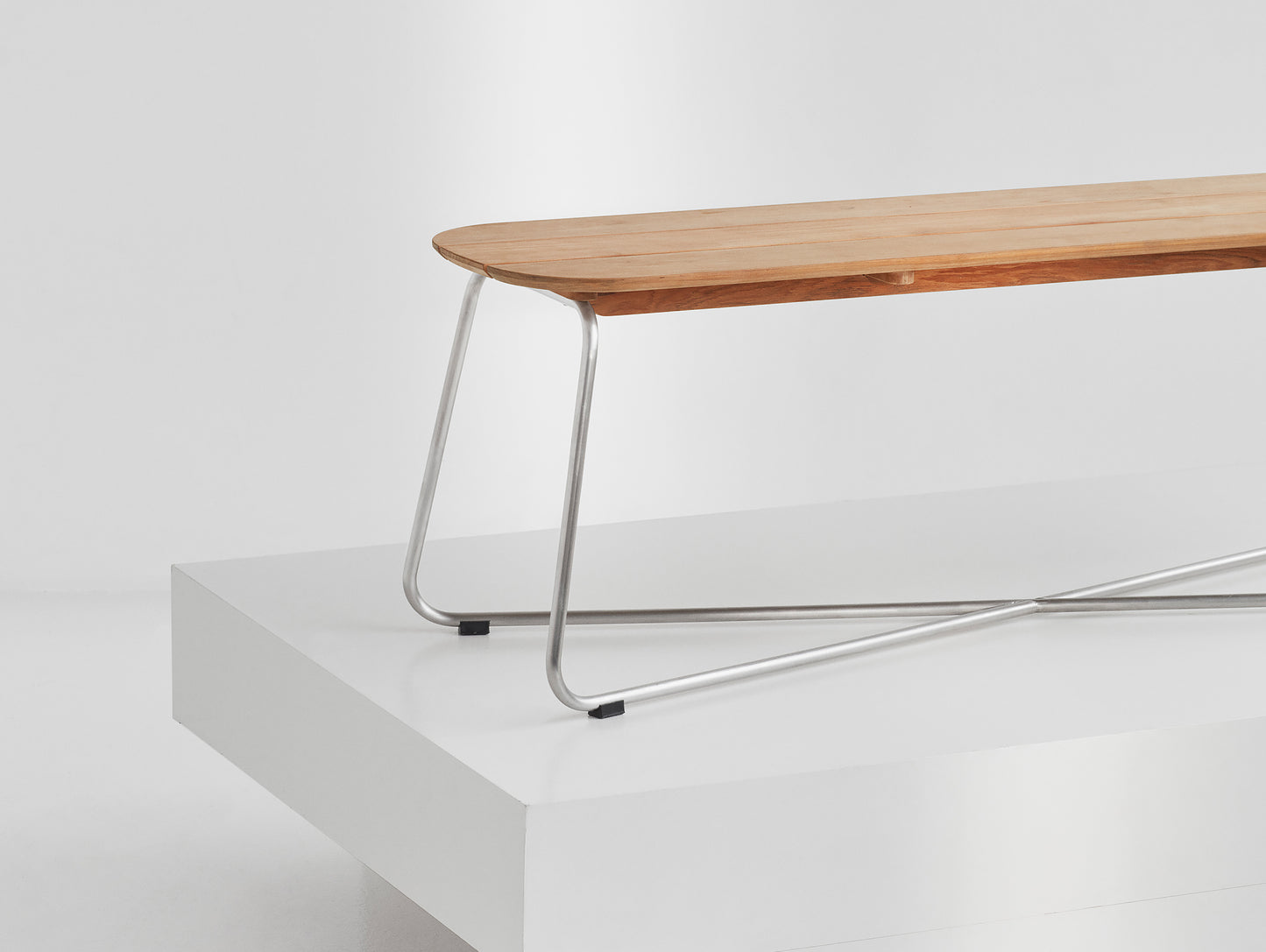 Lilium Bench by Skagerak