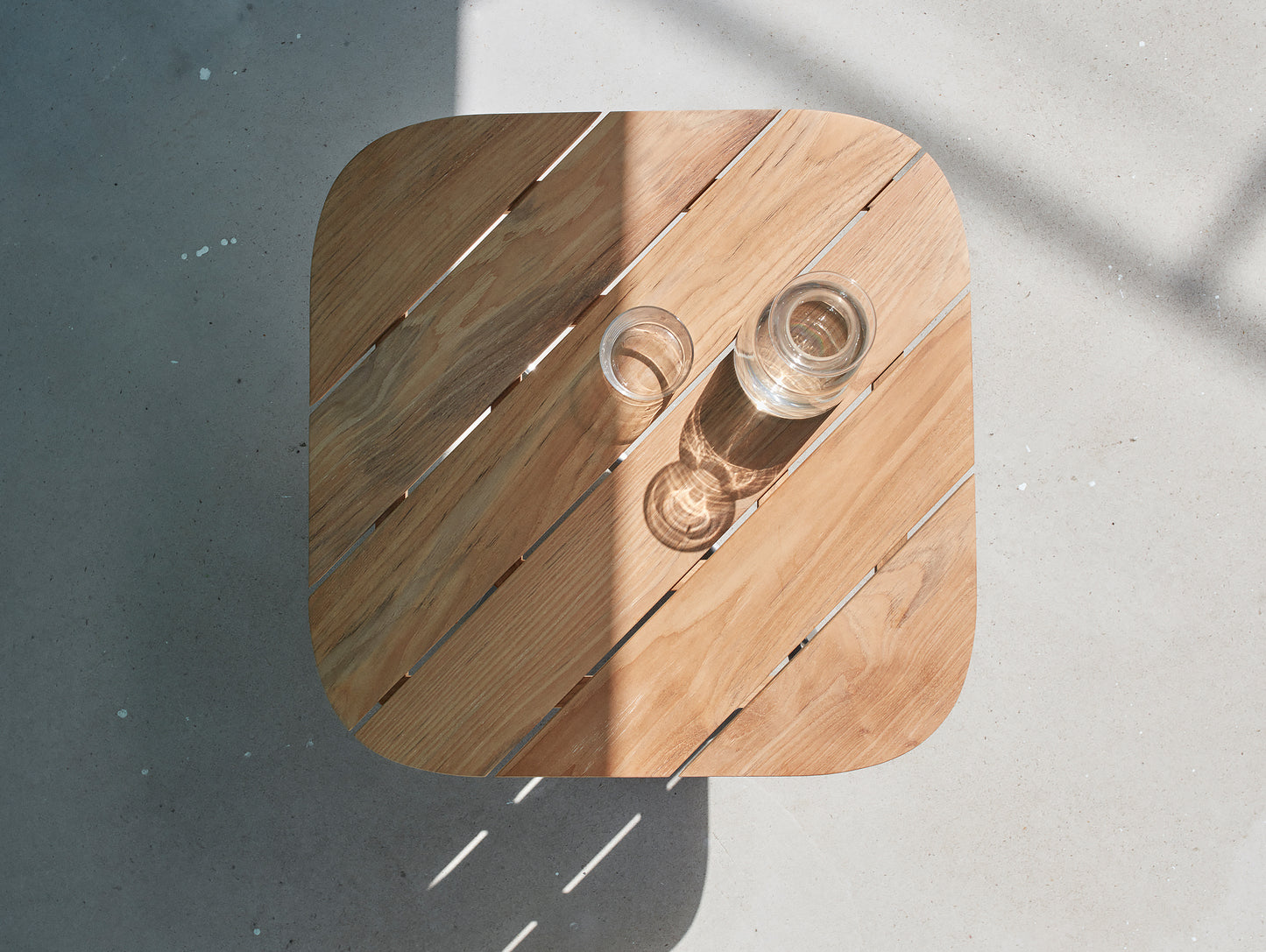 Lilium Lounge Table by Fritz Hansen
