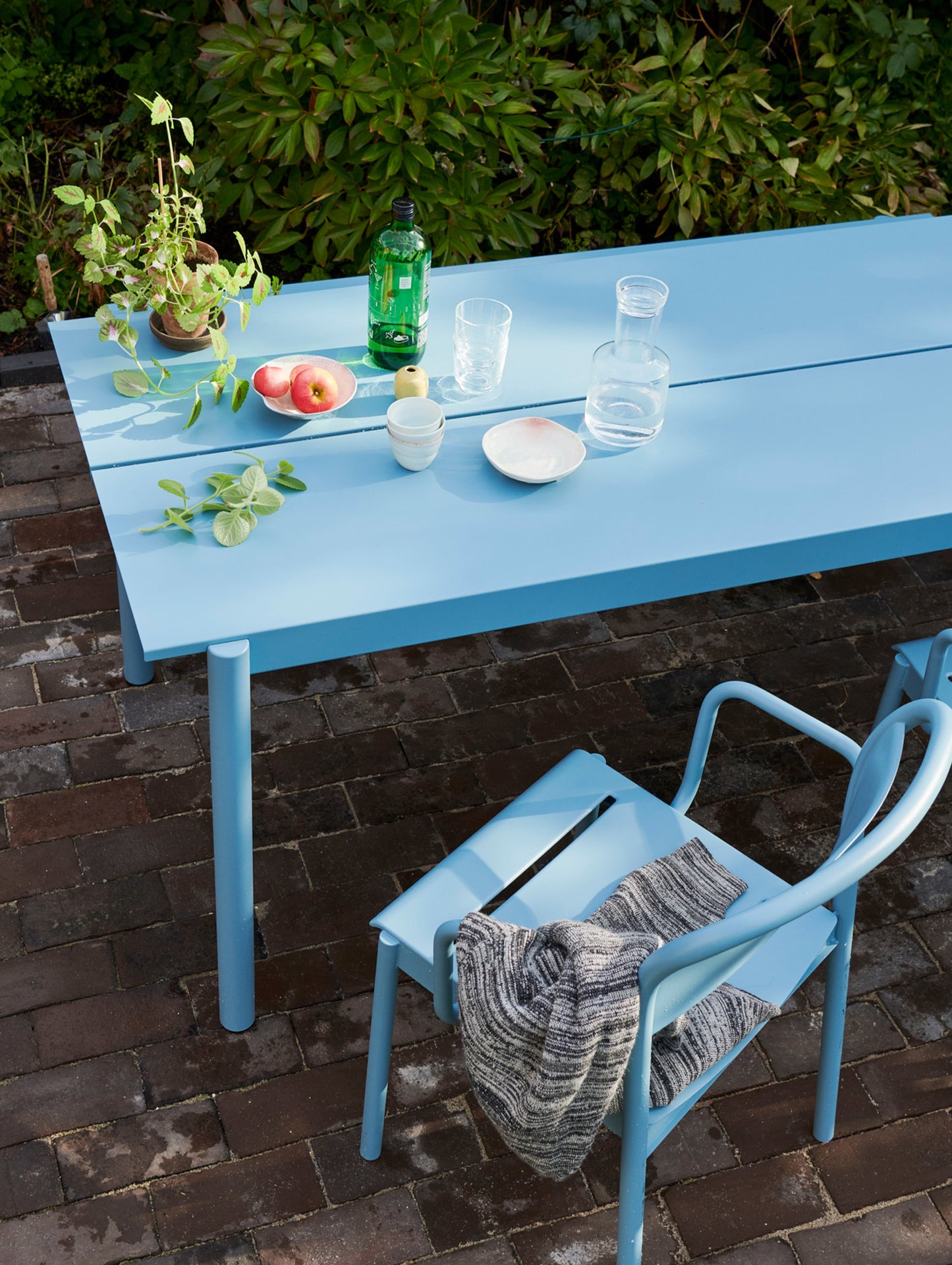 Muuto Linear Table 220 cm - Pale Blue