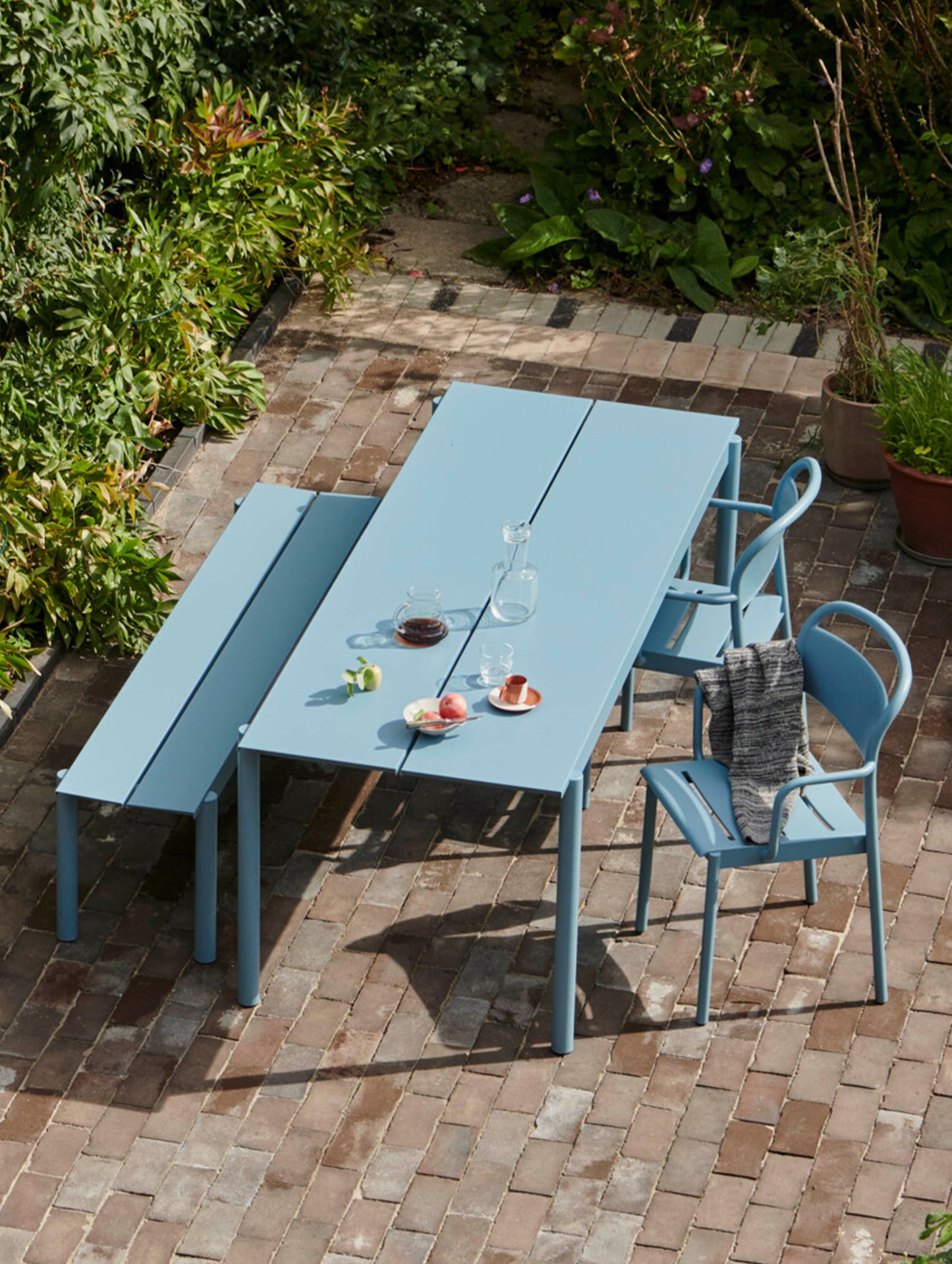 Muuto Linear Table 220 cm - Pale Blue