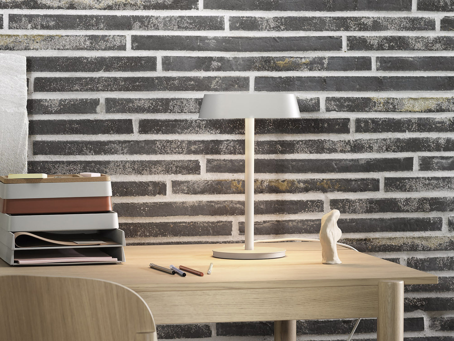 Linear Table Lamp