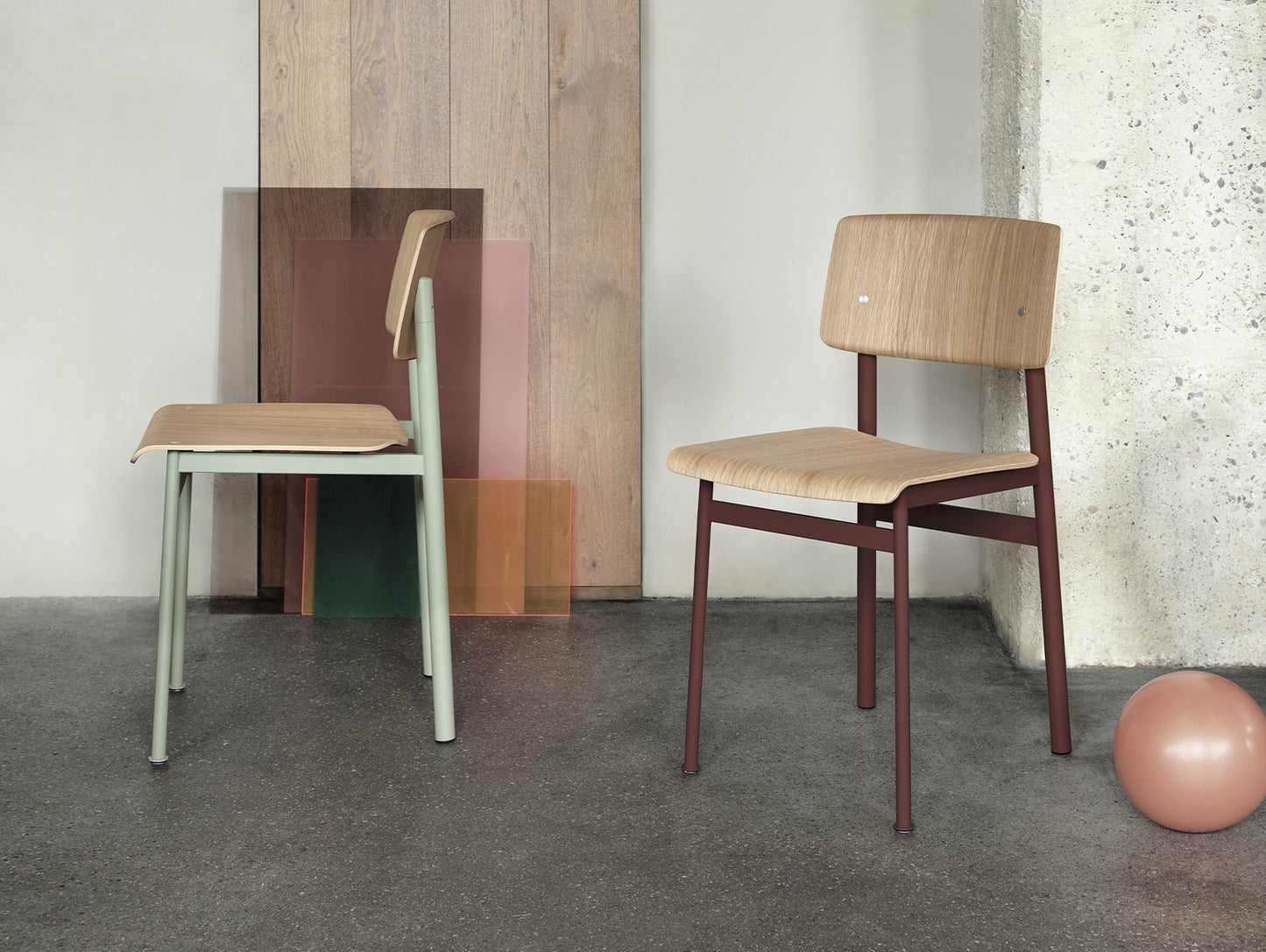 Loft Chair by Muuto - Dusty Green / Deep Red