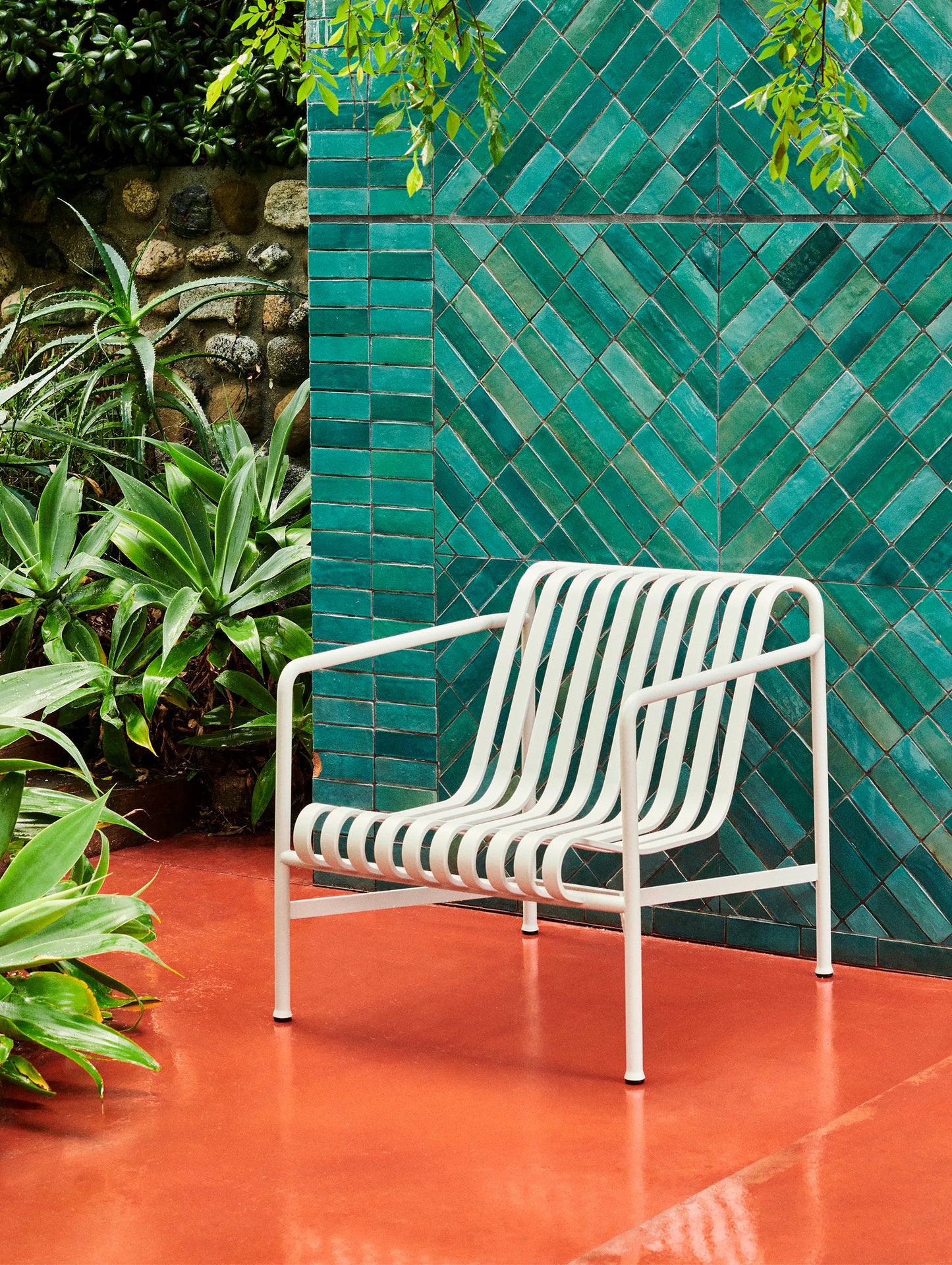 Palissade Lounge Chair Low in Sky Grey