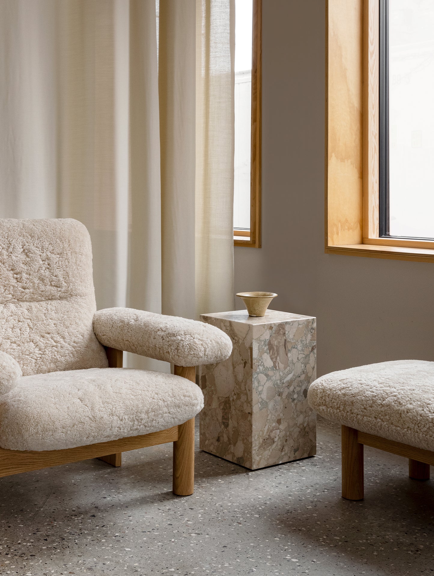 Plinth Tall - Sand Kunis Breccia Marble - Menu