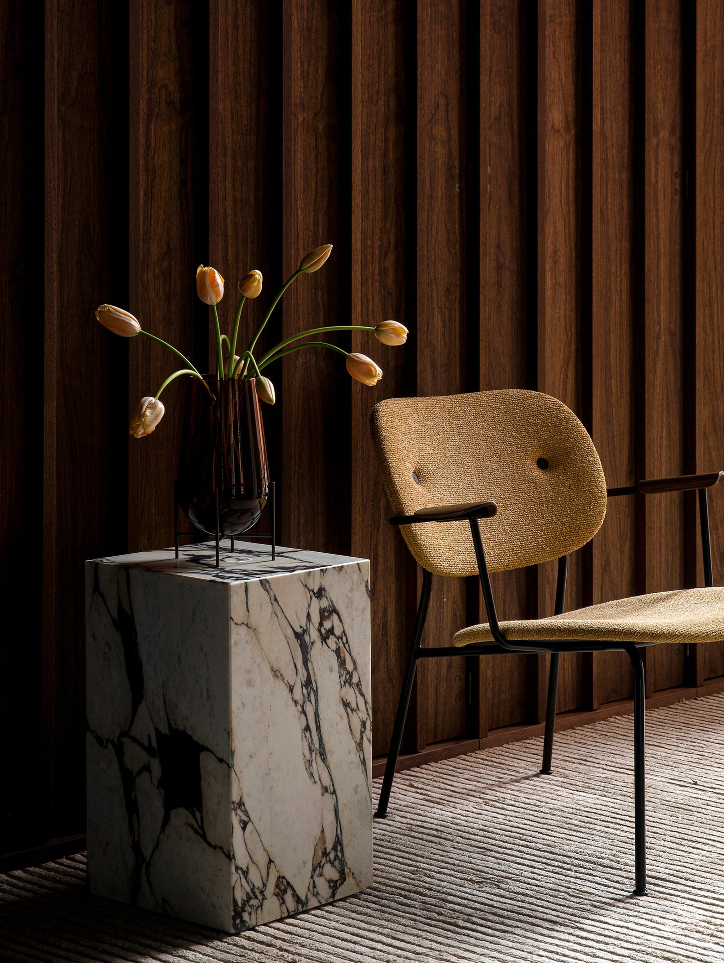 Plinth Tall - Calacatta Viola Marble - Menu