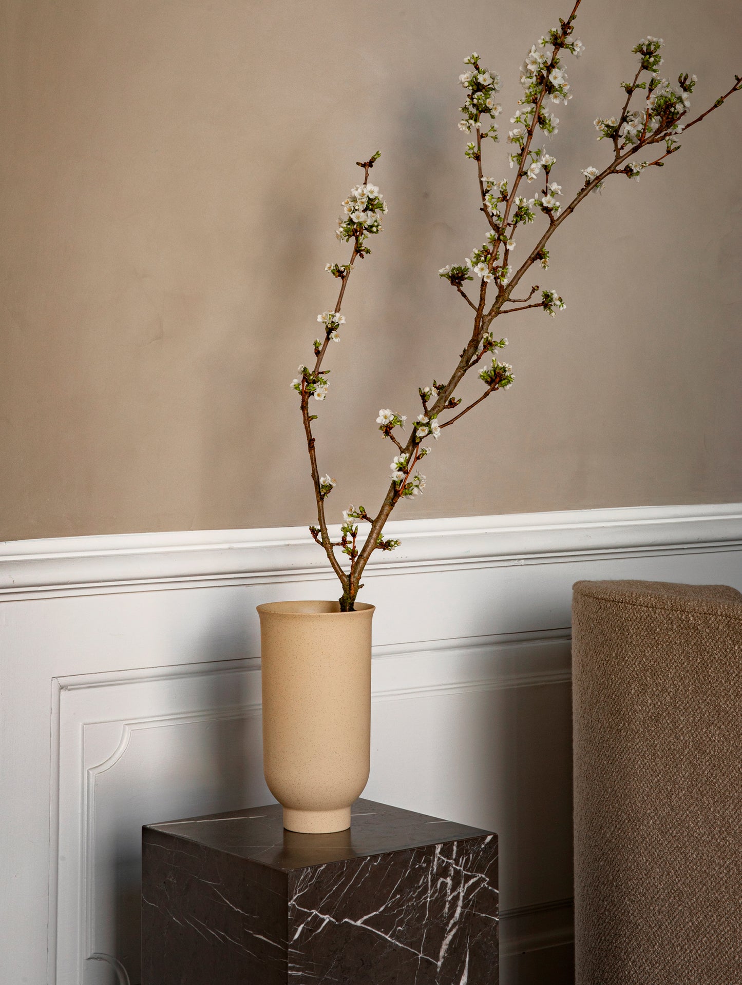 Plinth Tall - Nero Marquina Marble - Menu