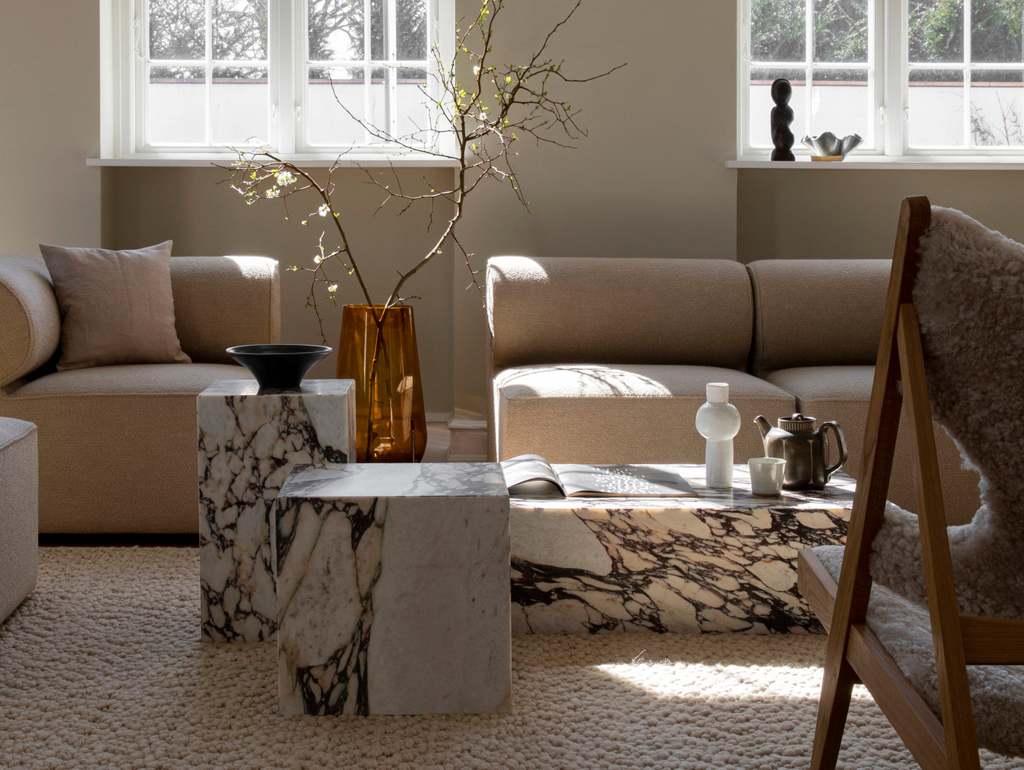Plinth Tall - Calacatta Viola Marble - Menu