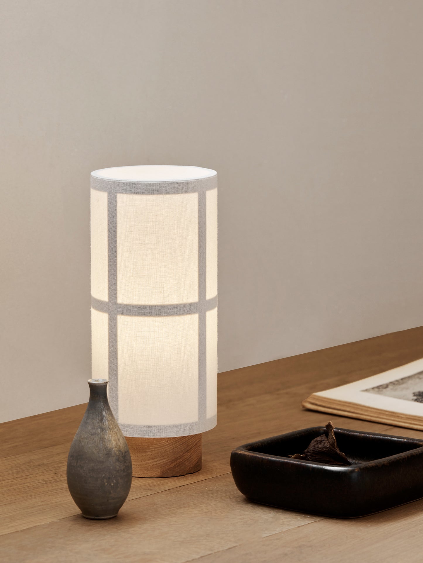 Hashira Table Lamp by Menu - White Linen