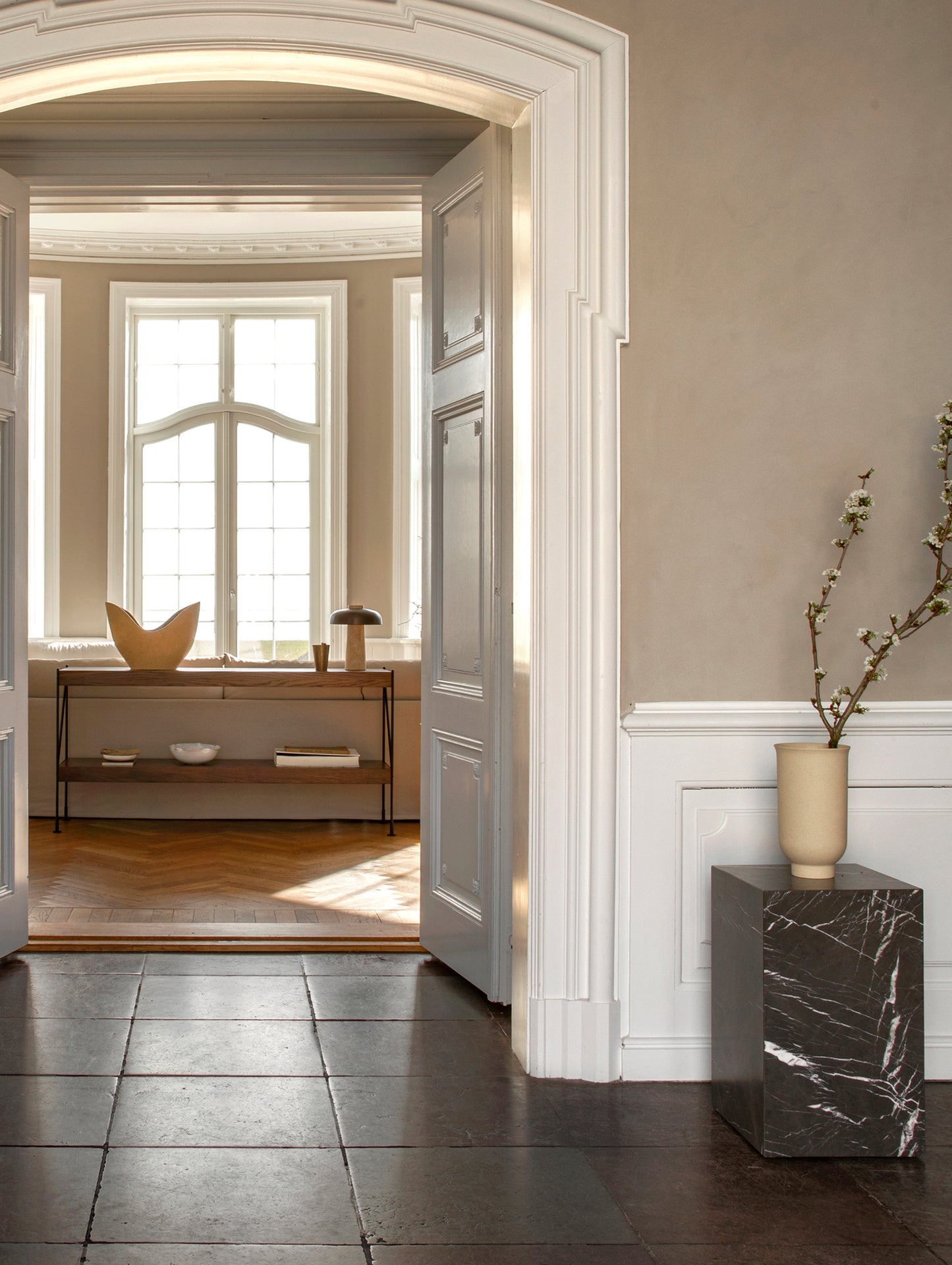 Plinth Tall - Grey Kendzo Marble - Menu