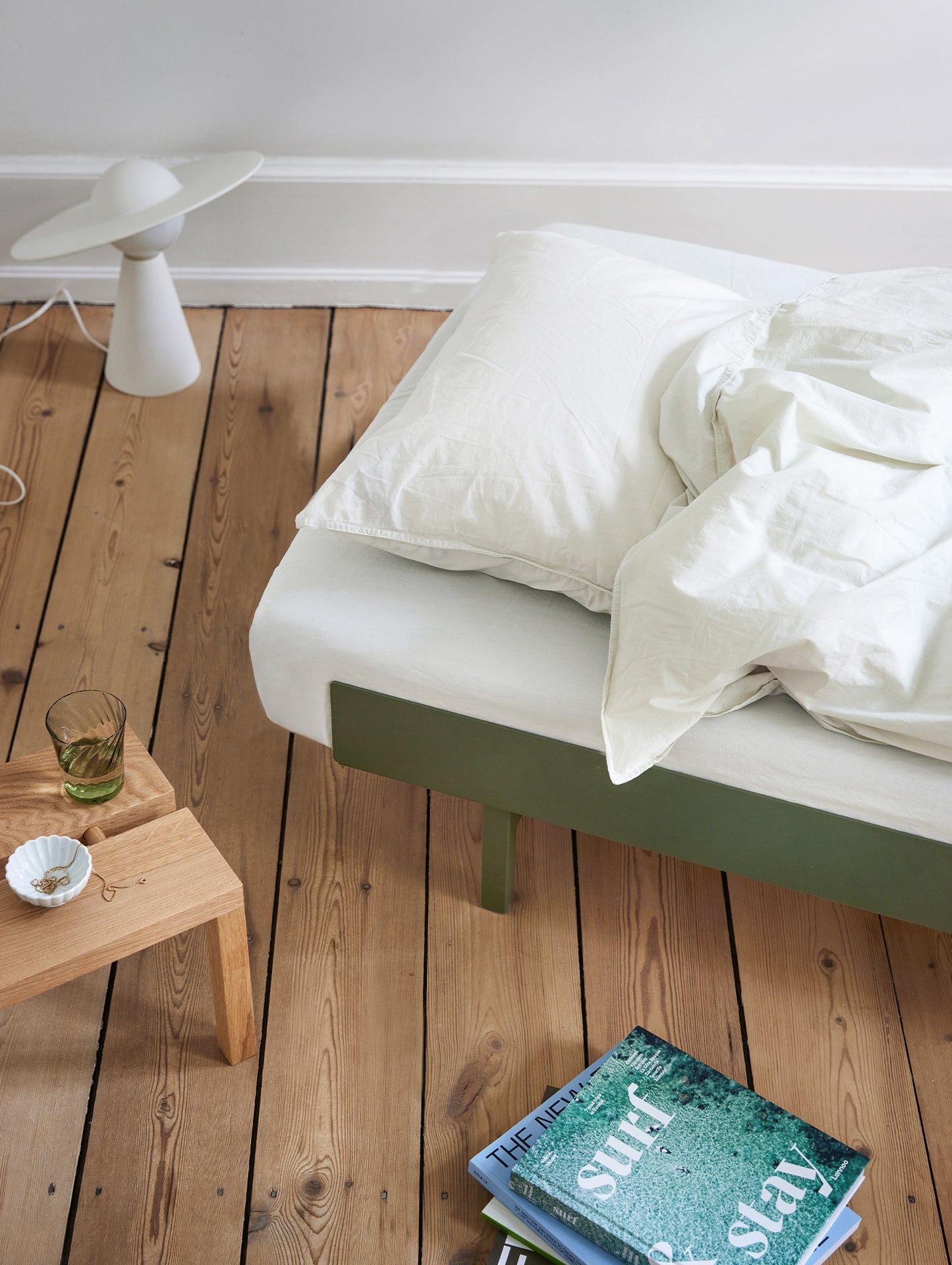 Bed 90 cm by Moebe - Pine green