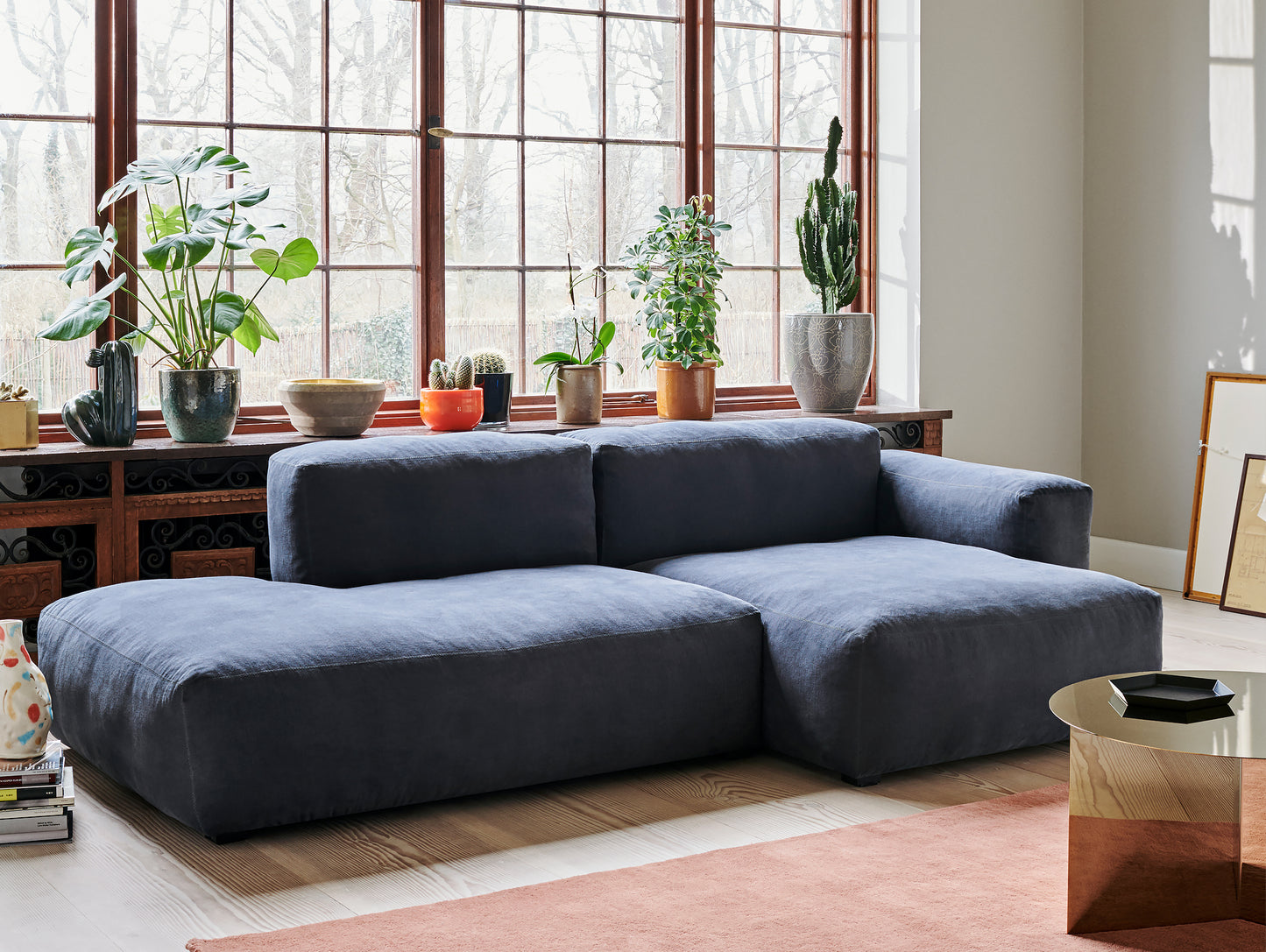 Mags Soft 2.5 Seater Sofa (Low Armrest) by HAY / Combination 3 in Linara 198 Blueberry