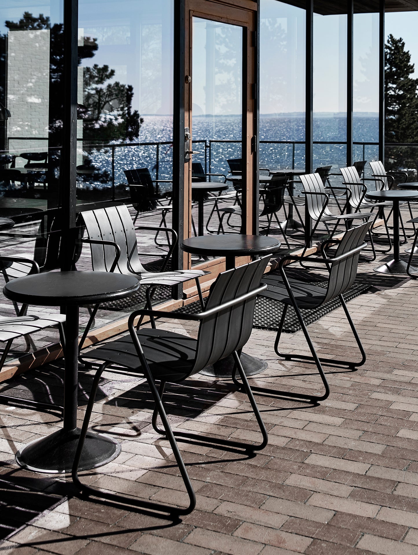 Ocean Chair by Mater - Black