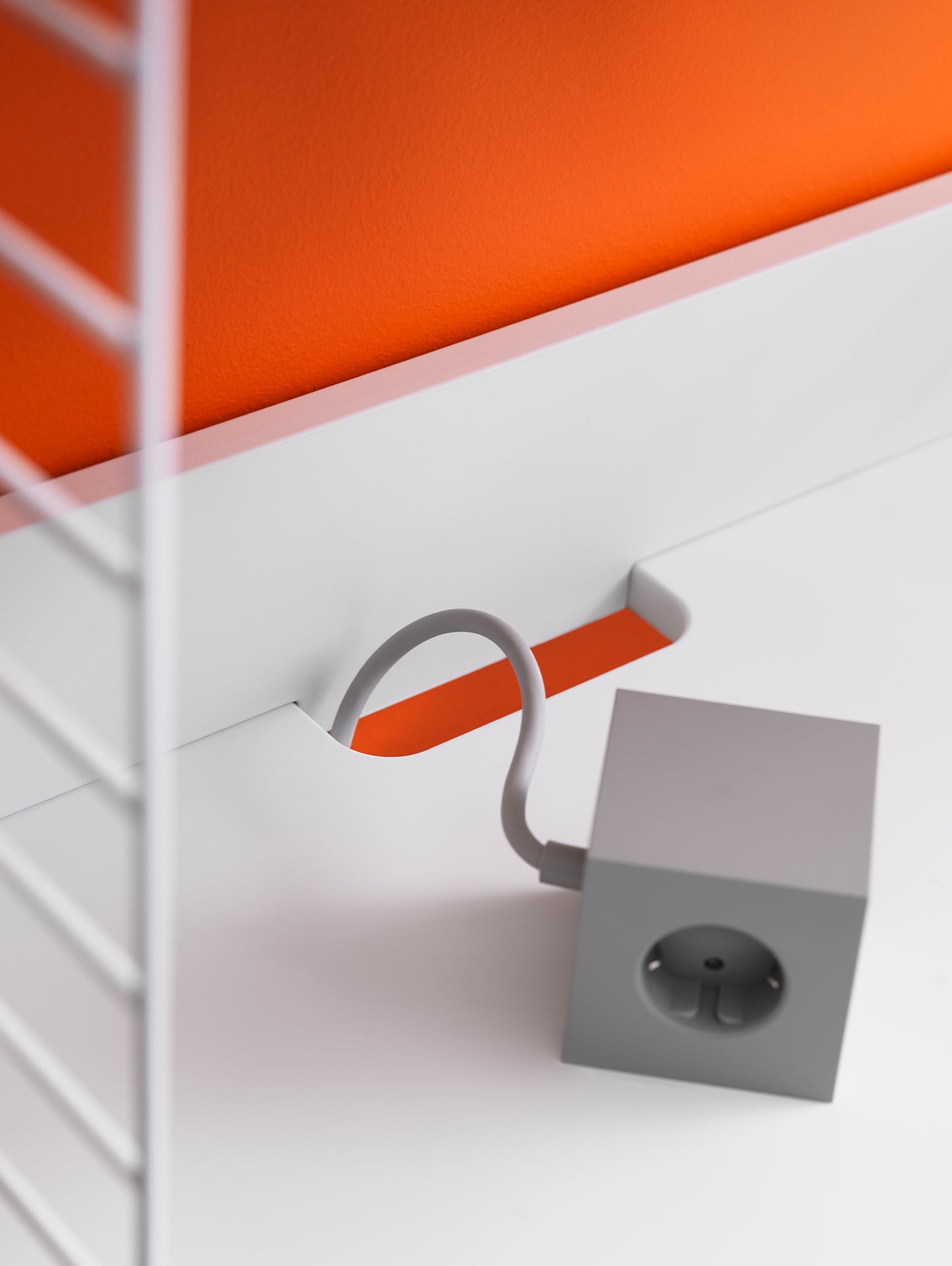 String Media Shelf