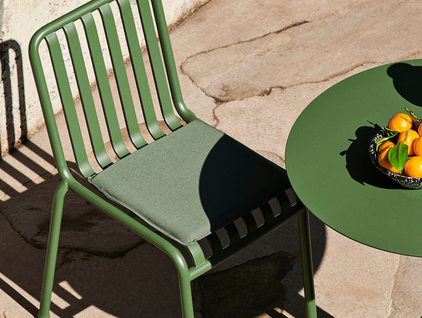 Olive Palissade chair with Olive cushion