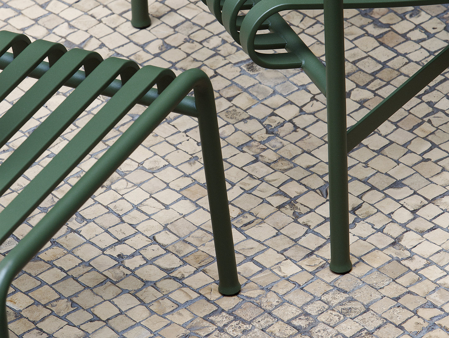 HAY Palissade Ottoman in Olive