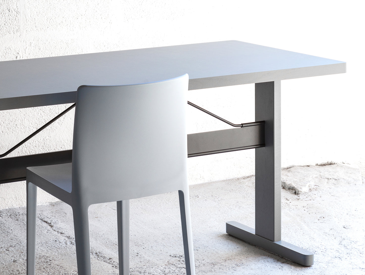 Passerelle Table (Laminate and Linoleum Tabletop)