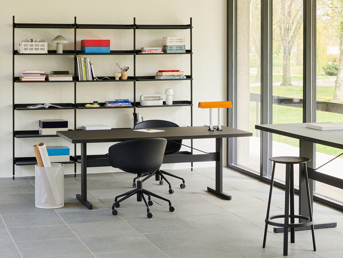Passerelle Table (Laminate and Linoleum Tabletop)