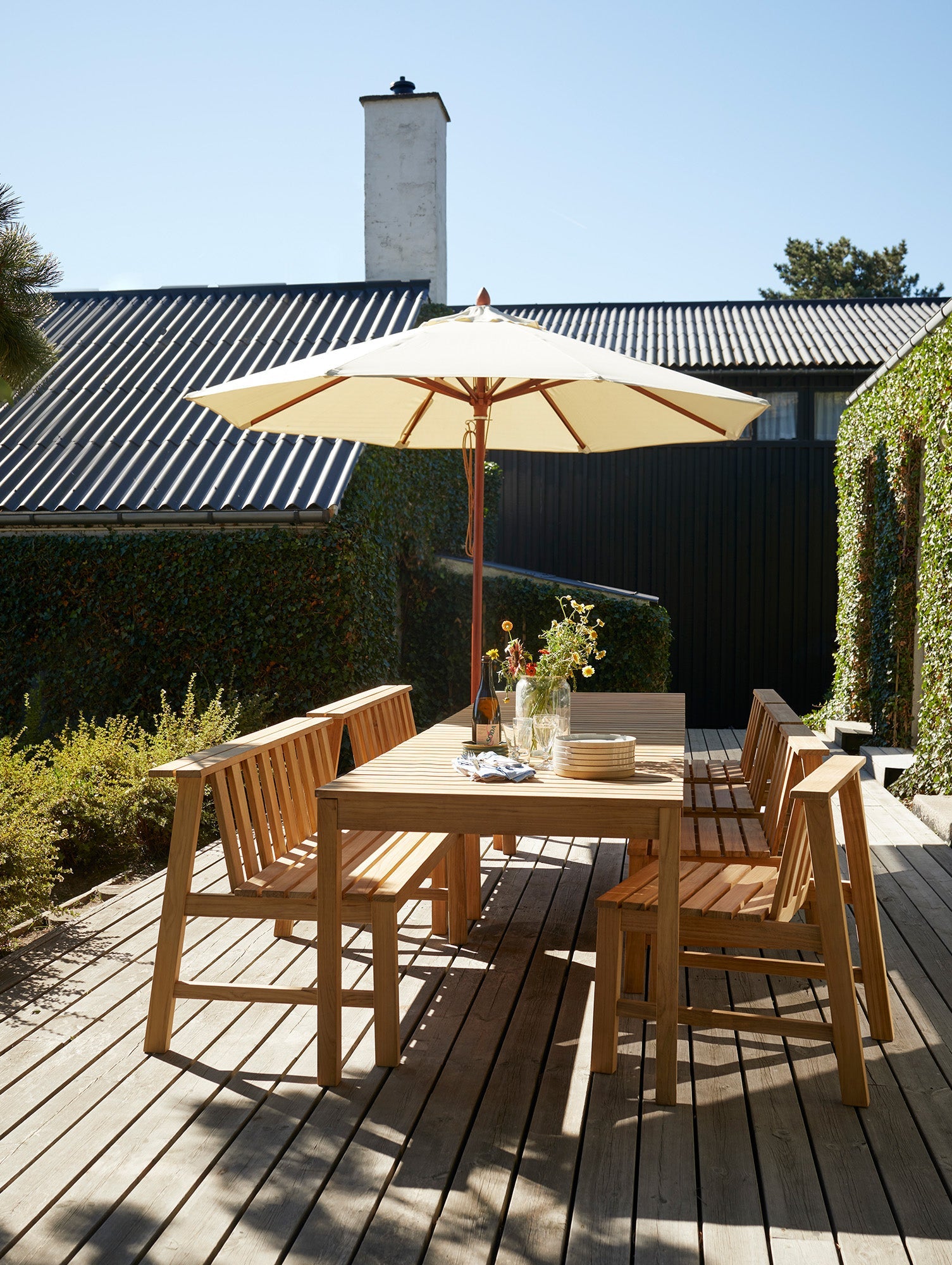 Cadence Table by Fritz Hansen