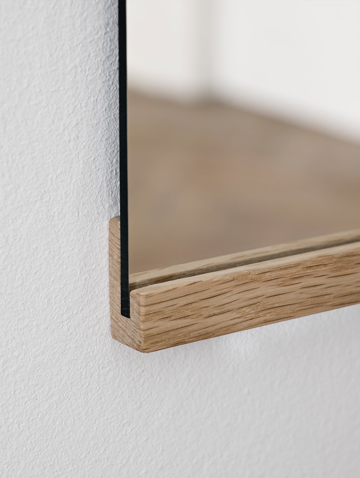 Rectangular Wall Mirror by Moebe - Oak detail