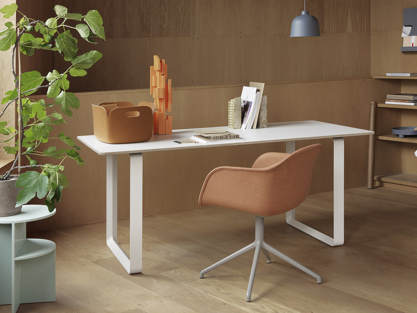 Fiber Armchair, Swivel Base, Remix 452