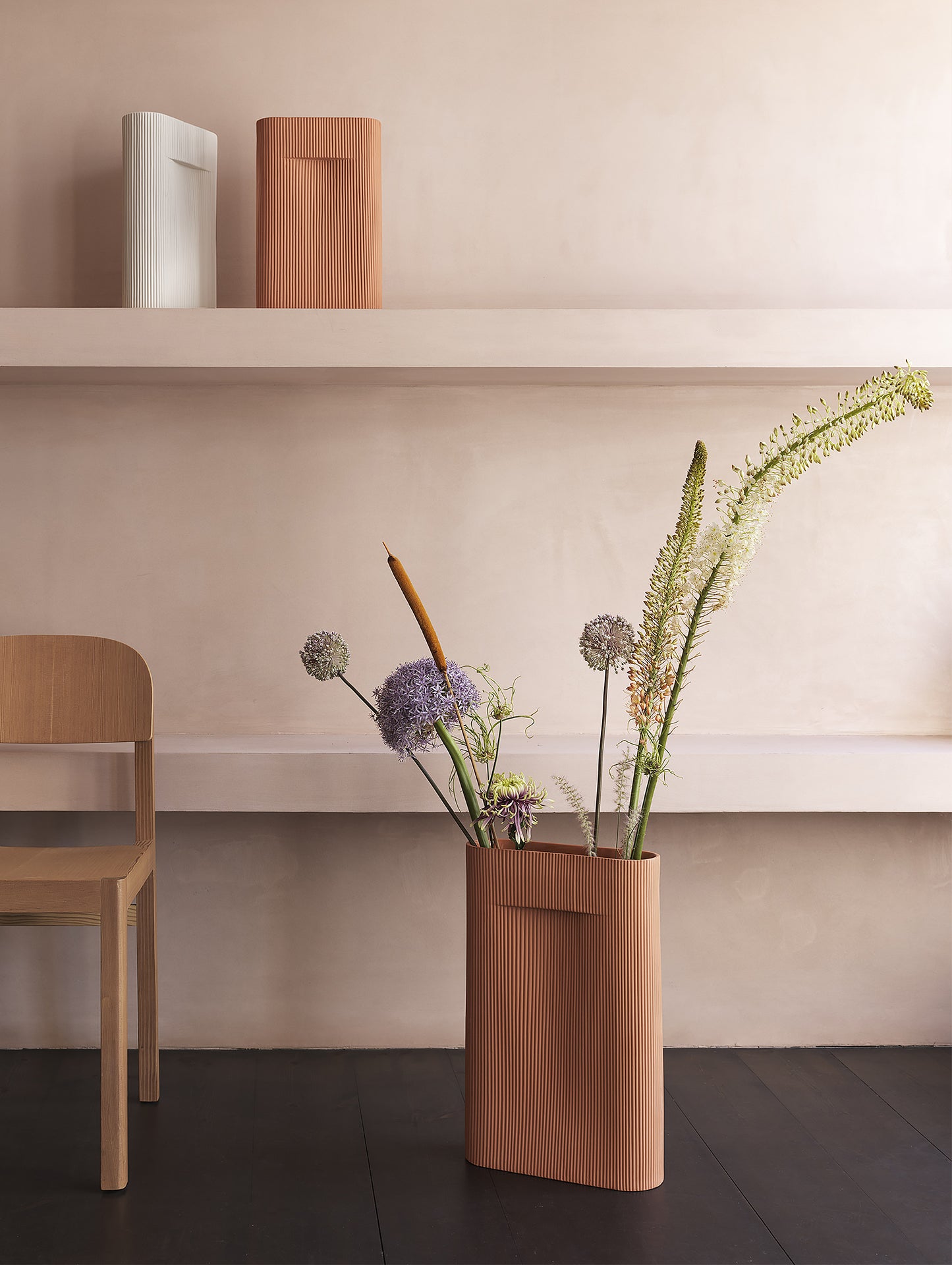 48cm Ridge vase in Terracotta by Muuto