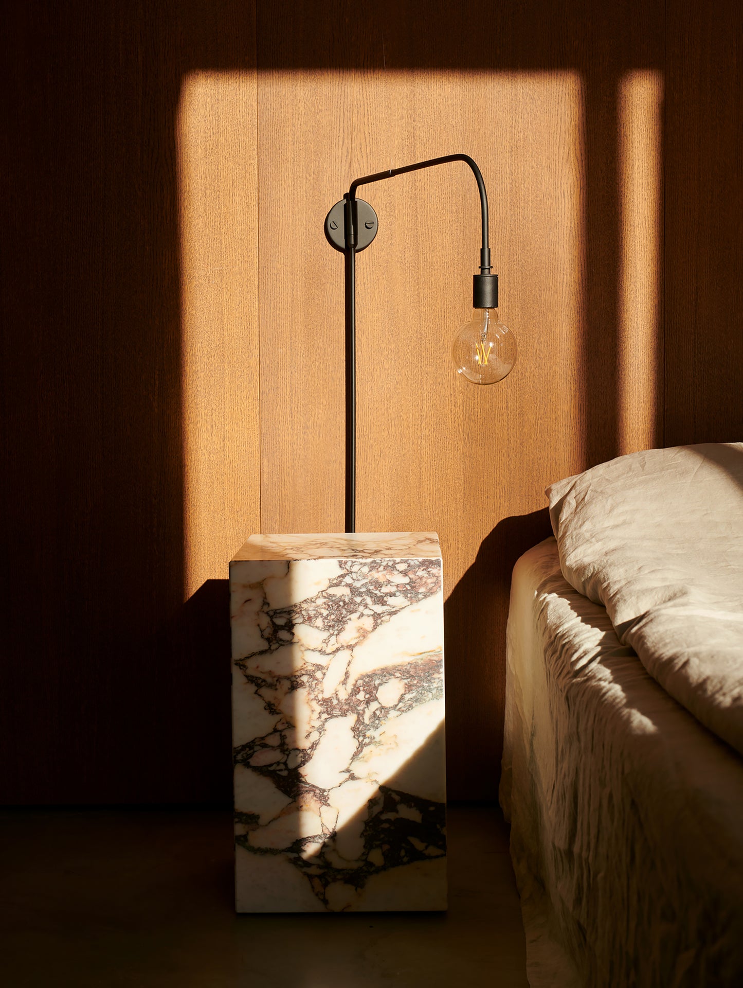 Plinth Tall - Rose Calacatta Viola Marble - Menu
