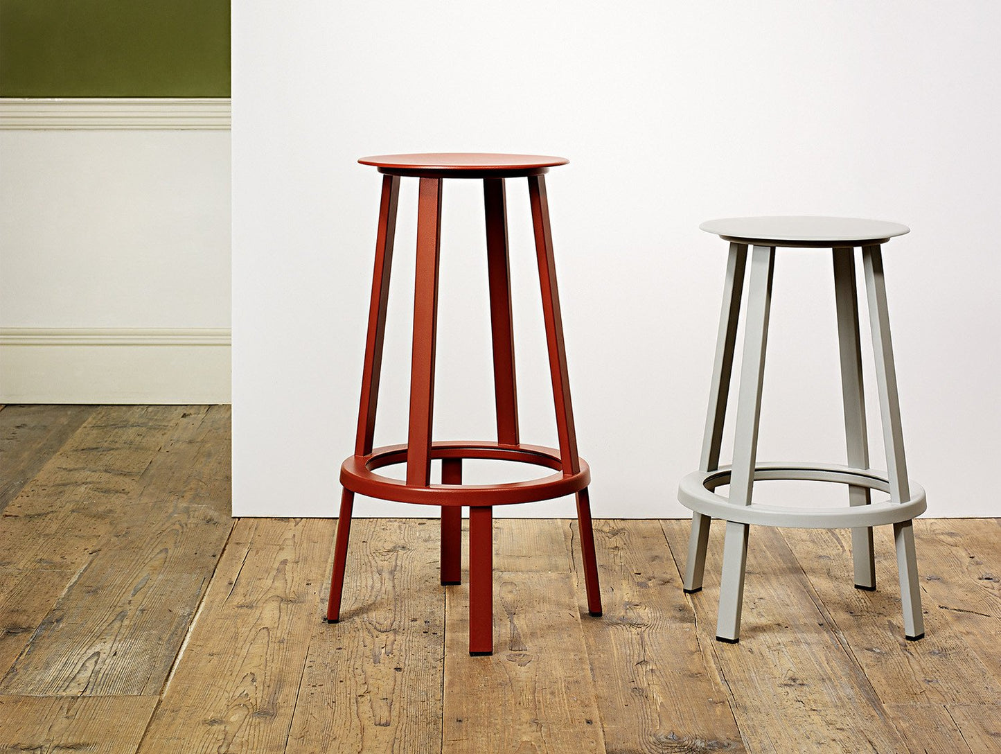 Revolver Bar Stool