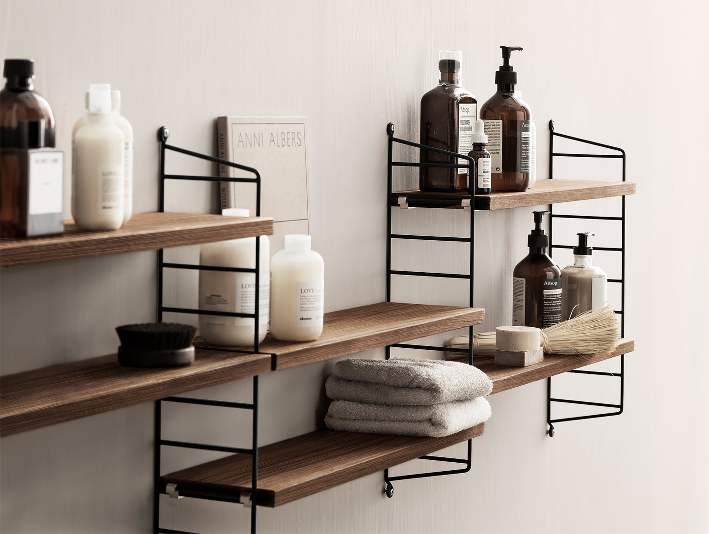 String Pocket Shelving - Walnut / Black