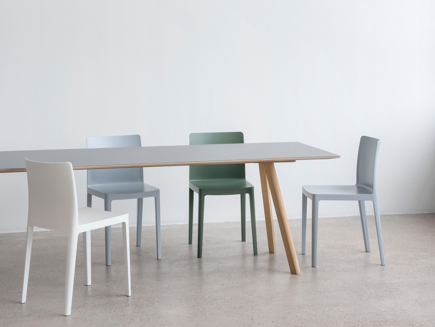 Copenhague Dining Table CPH30 by HAY / 90 x 250 cm / Grey Linoleum top / Oak base (water based lacquer)