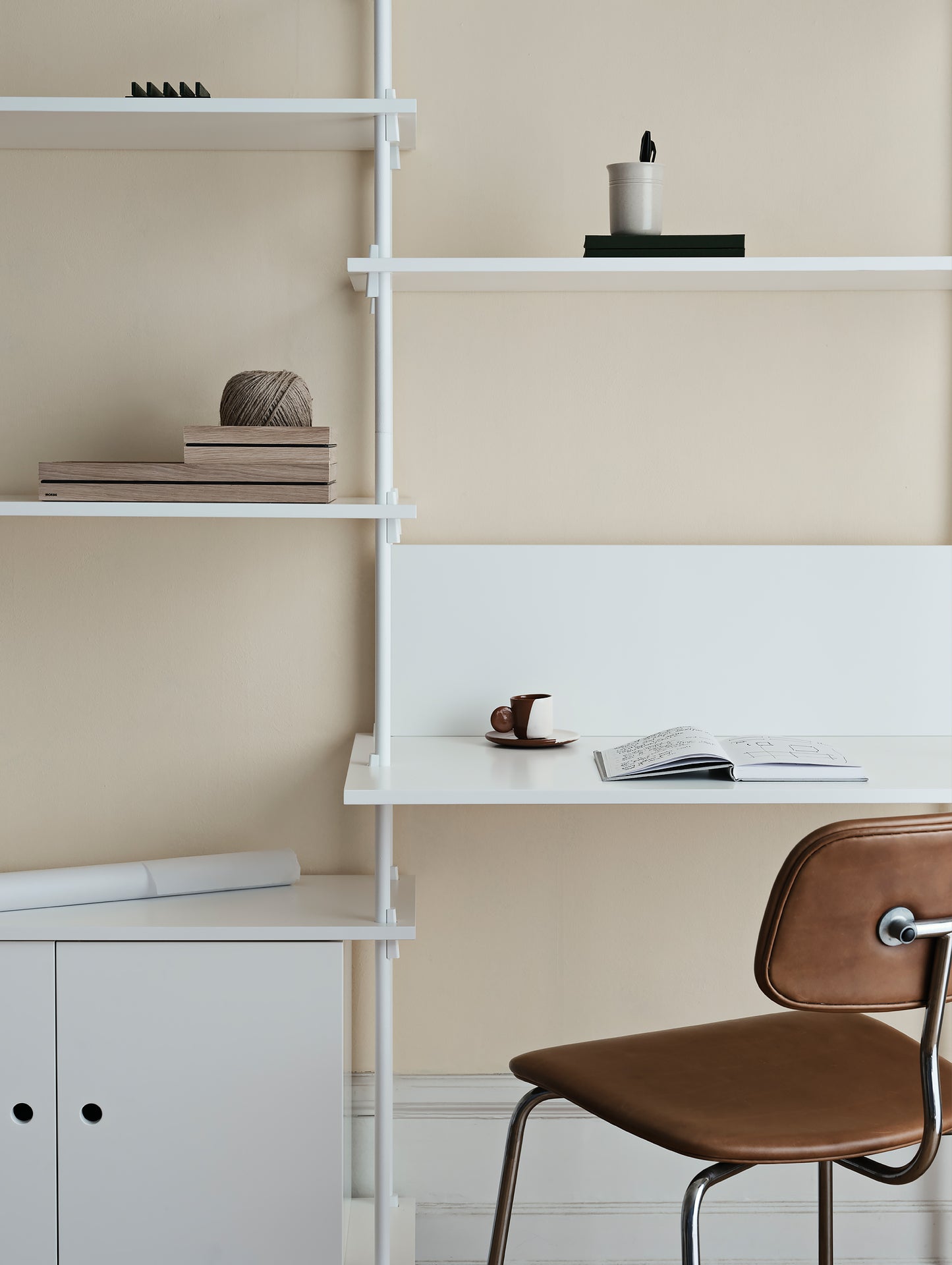 Moebe Shelving System - S.255.2.E Set in White / White Lacquered Finish