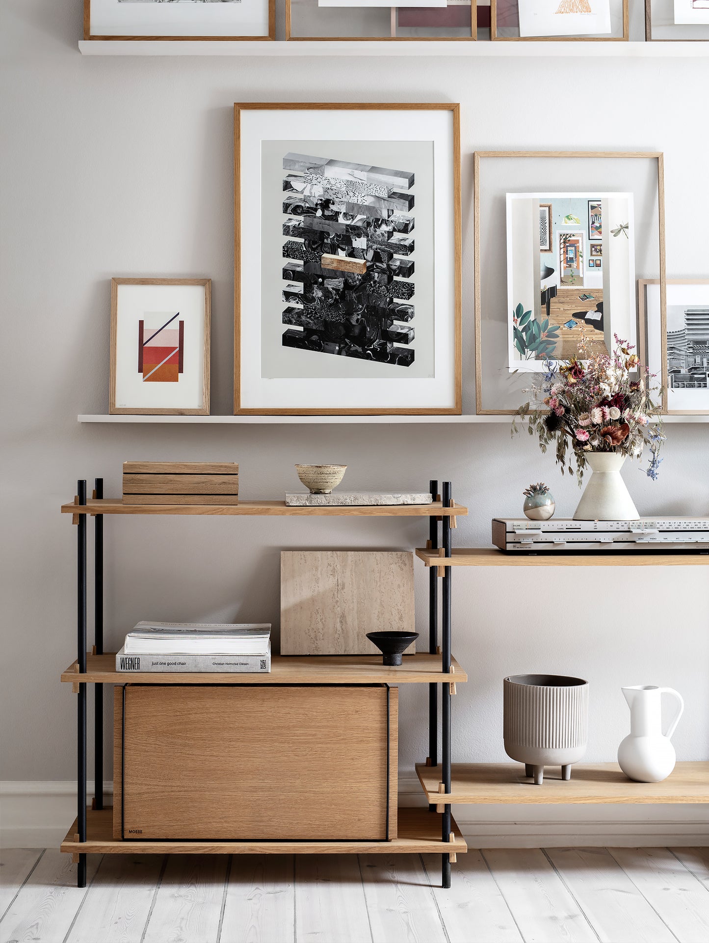 Moebe Shelving System - S.85.3.A Set in Black / Oiled Oak