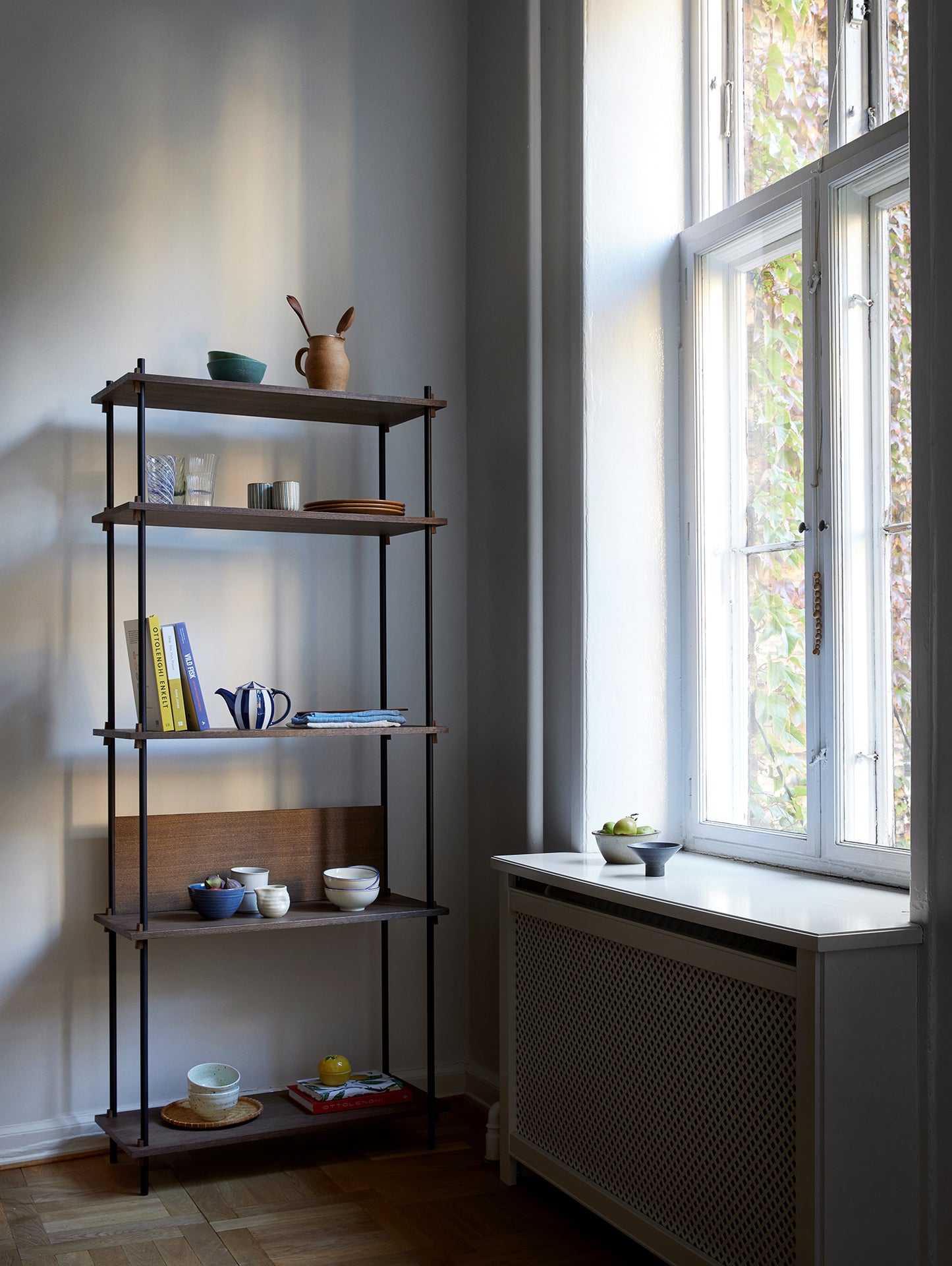 Moebe Shelving System - S.200.1.A Set in Black / Smoked Oak