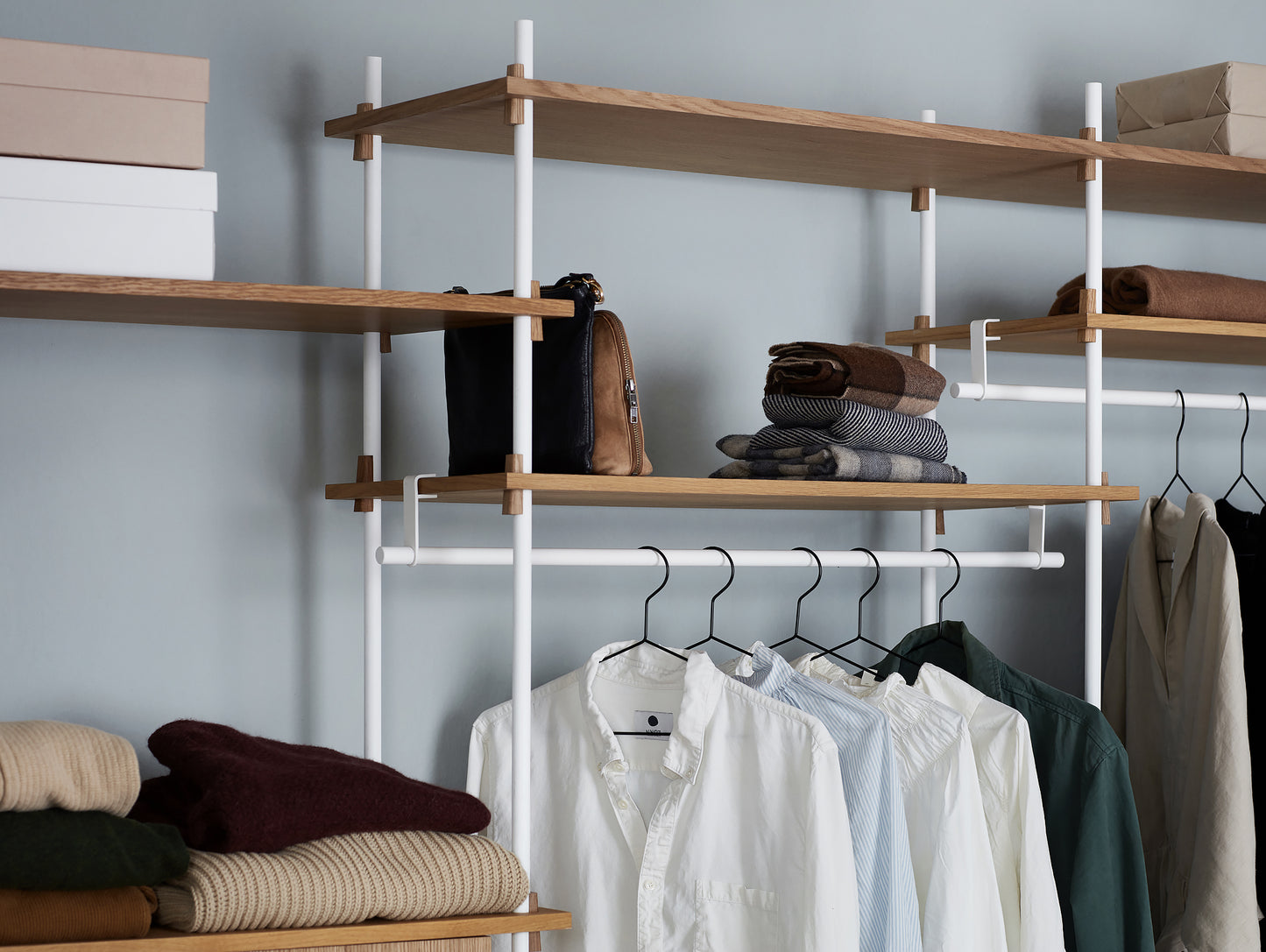 Moebe Shelving System 200 cm - White uprights with Oiled Oak Components