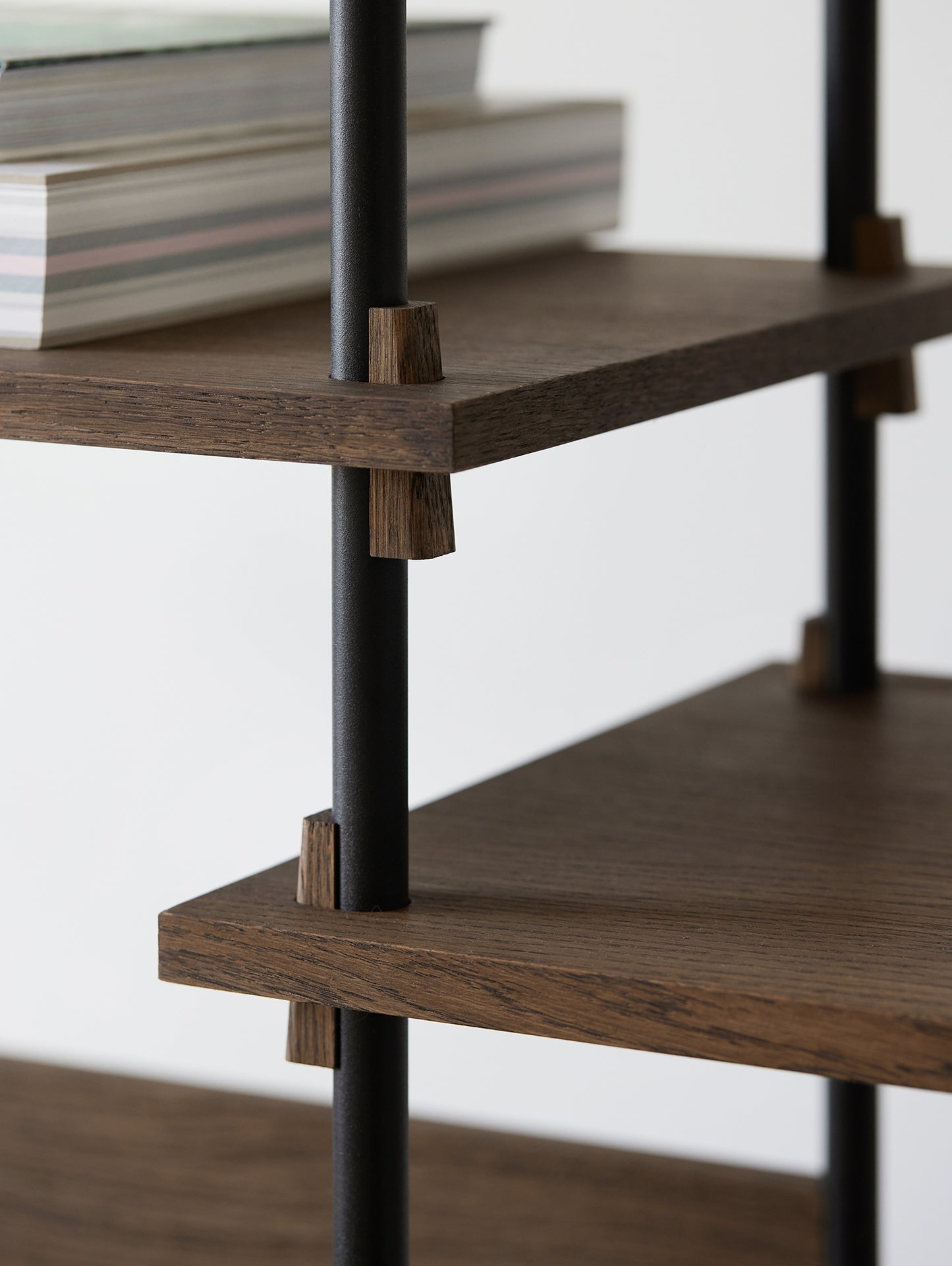 Moebe Shelving System - S.85.3.B Set in Black / Smoked Oak