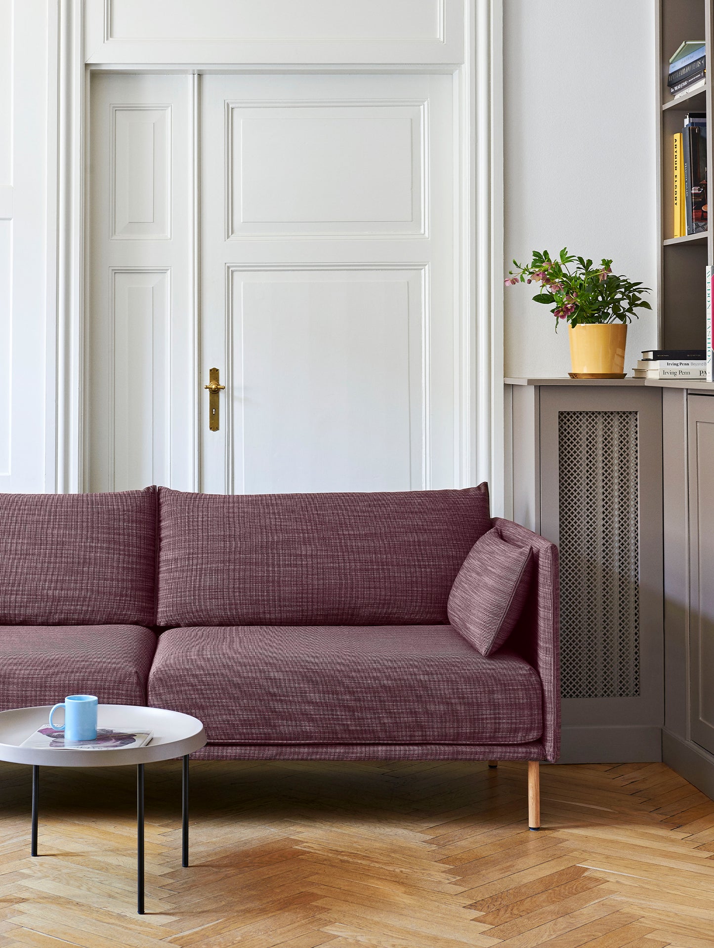 Silhouette Sofa - Raas 672, oiled oak base, fabric match piping