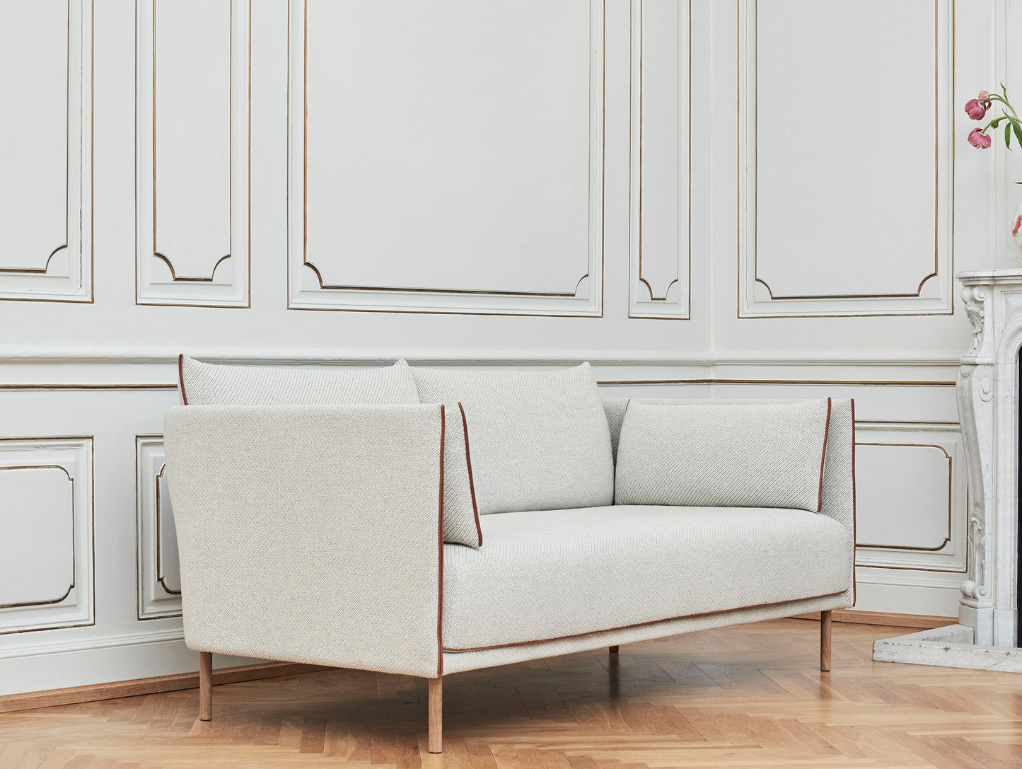 Silhouette Sofa - Coda 100, Oak Base, Cognac Piping