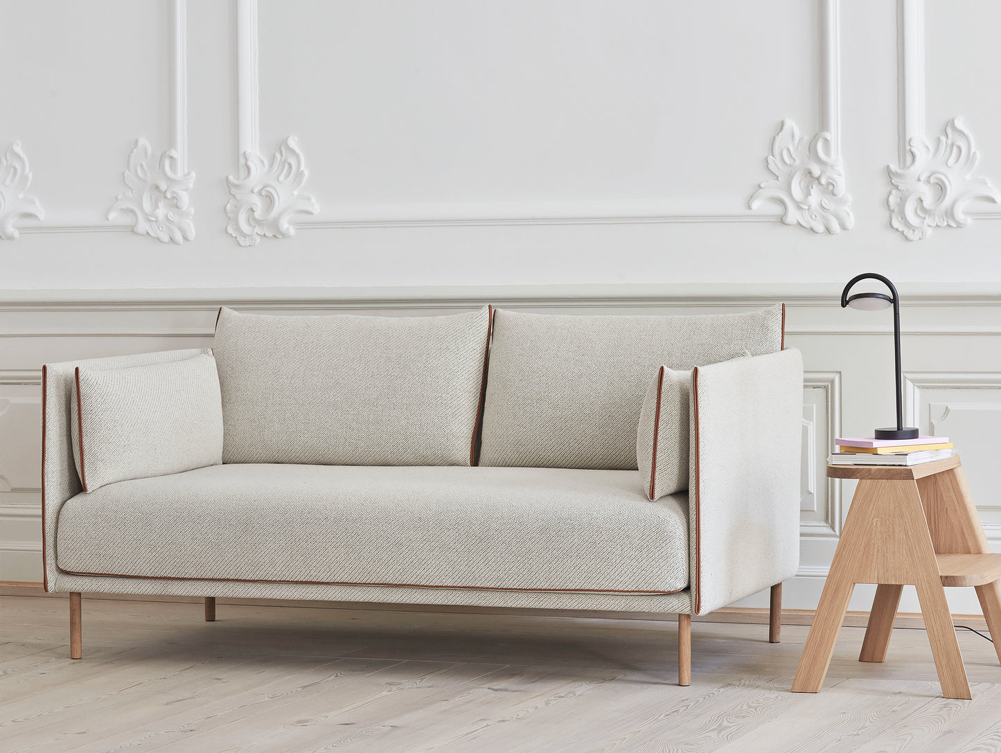 Silhouette Sofa - Coda 100, Oak Base, Cognac Piping