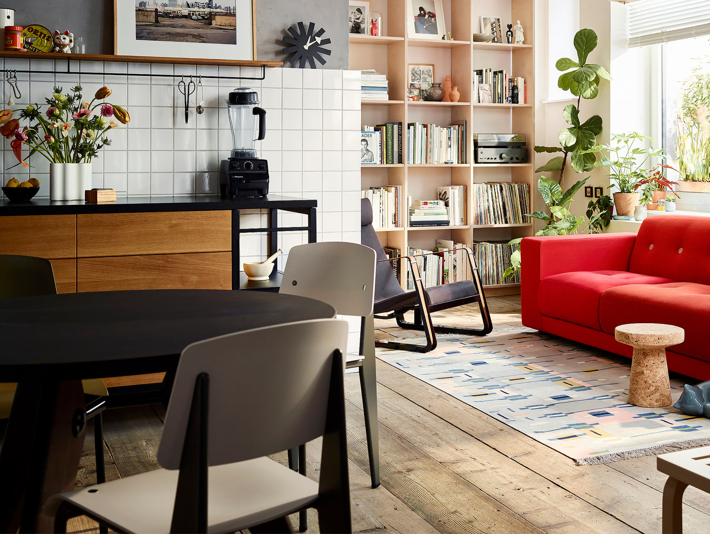 Vitra Standard SP Chair, Warm Grey Seat, Basalt Base