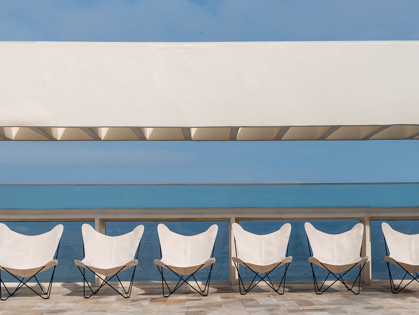 Sunshine Mariposa Butterfly Chair by Cuero - Zinc Coated Black Steel Frame / Natural Cover