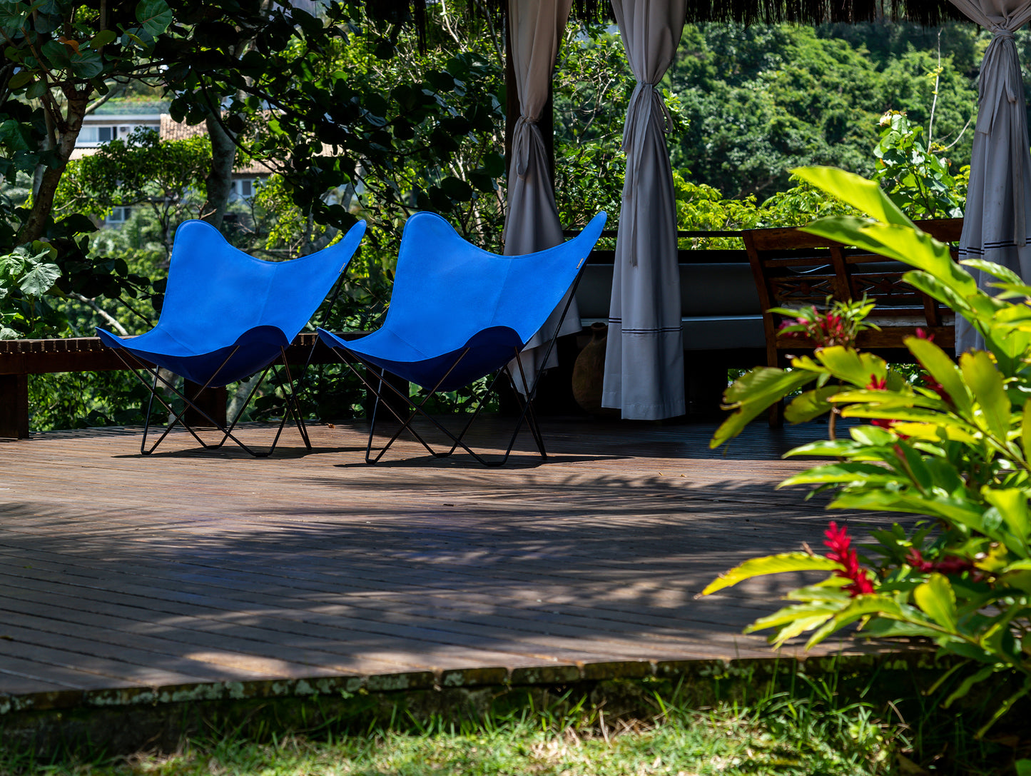 Sunshine Mariposa Butterfly Chair by Cuero - Zinc Coated Black Steel Frame / Atlantic Blue Cover