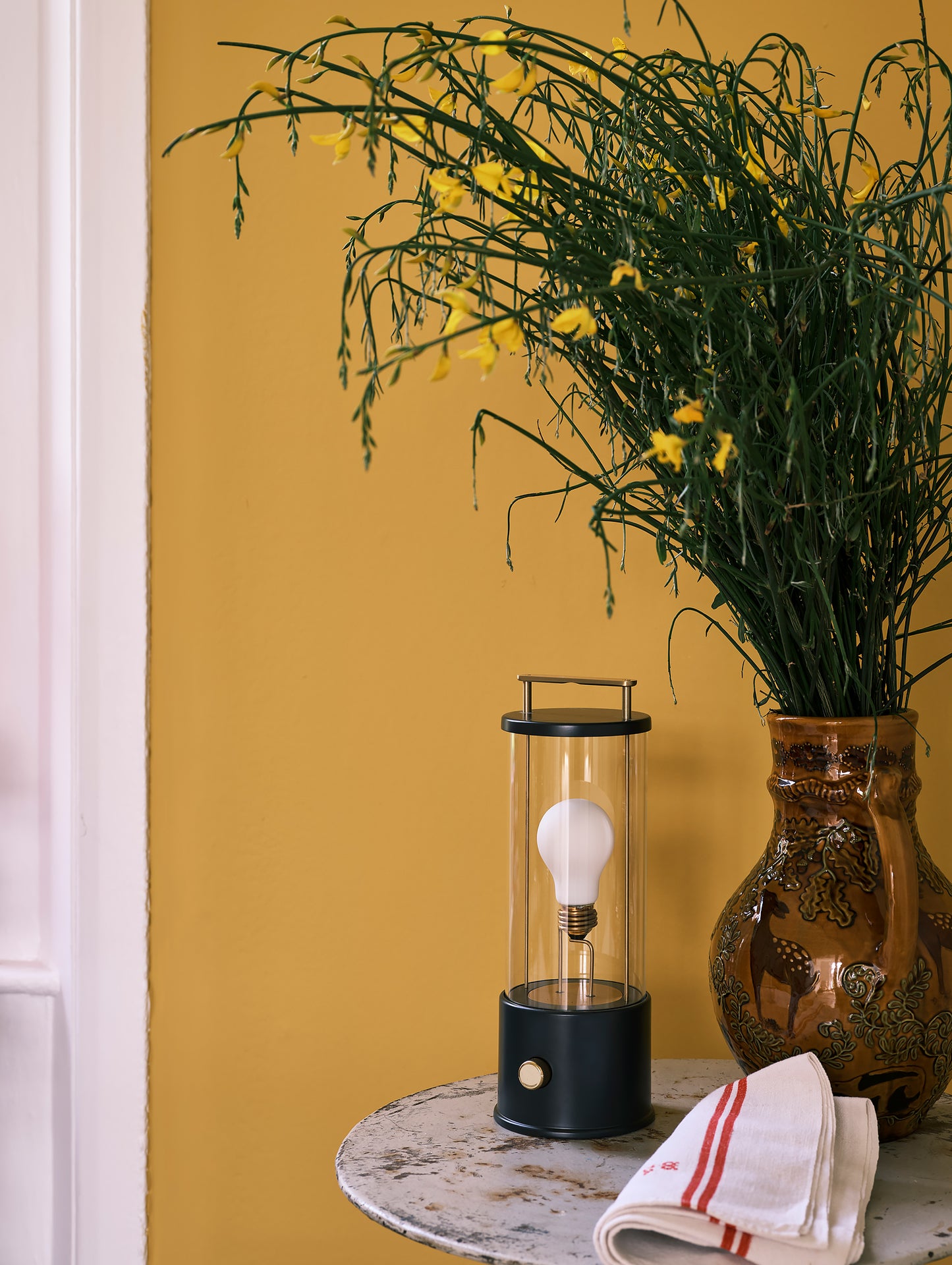 The Muse Portable Lamp in Hackles Black